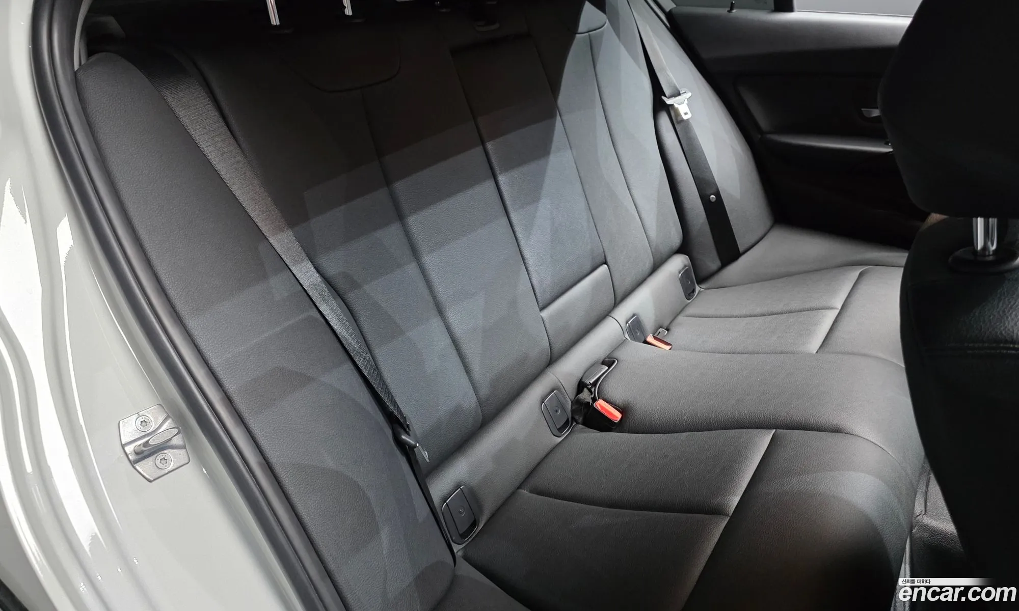 BMW 3 Series 2018 WBA8C5109J5L44627 — 19