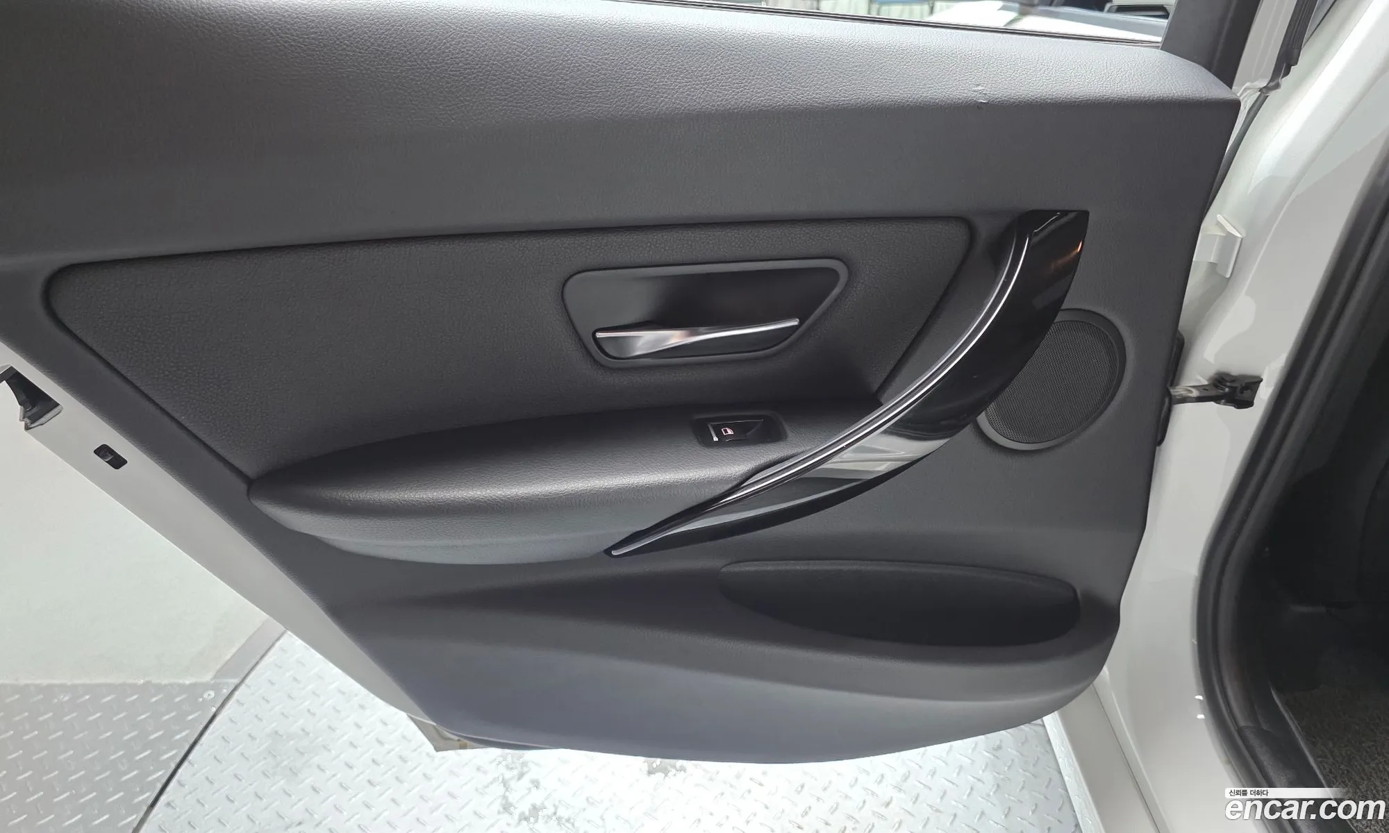BMW 3 Series 2018 WBA8C5109J5L44627 — 5