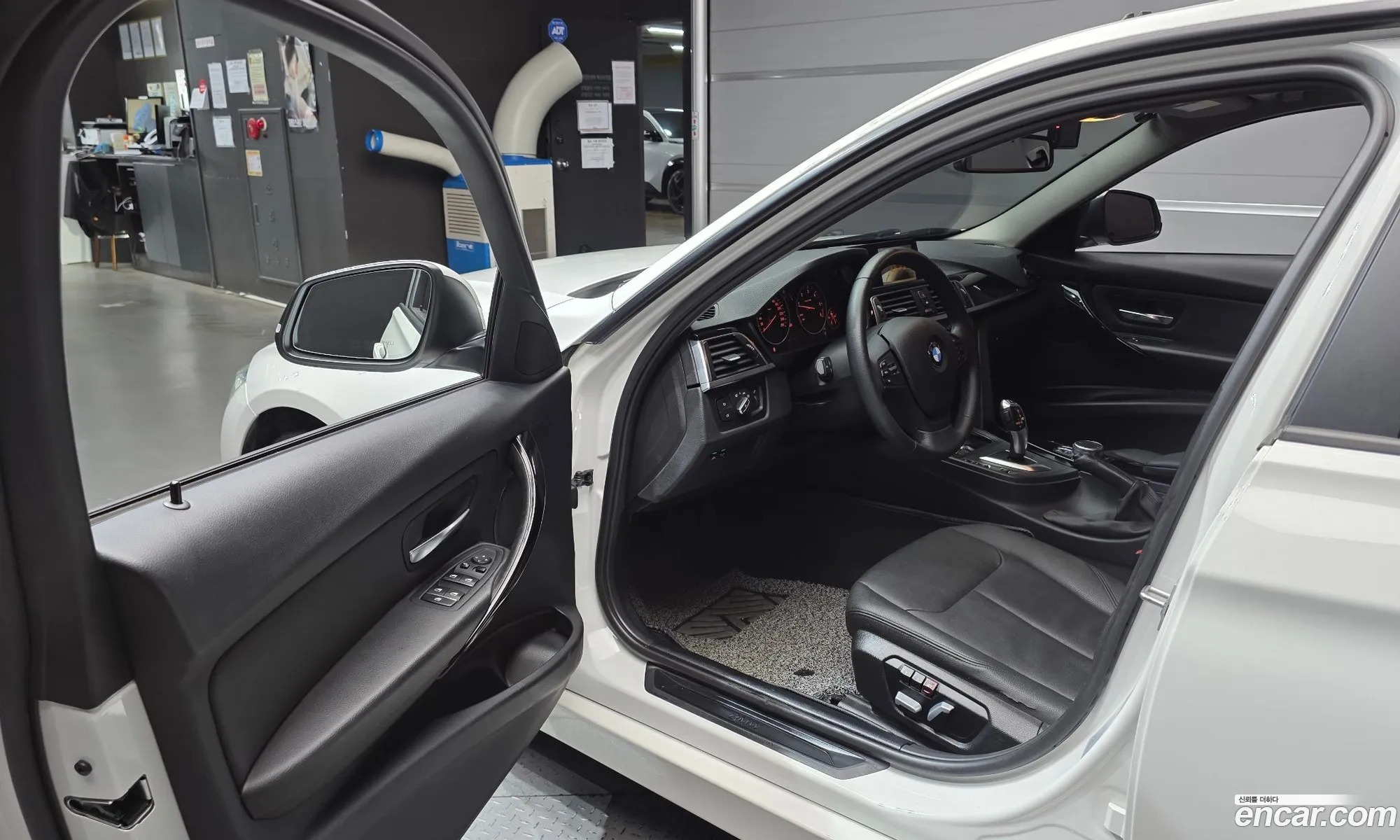 BMW 3 Series 2018 WBA8C5109J5L44627 — 10