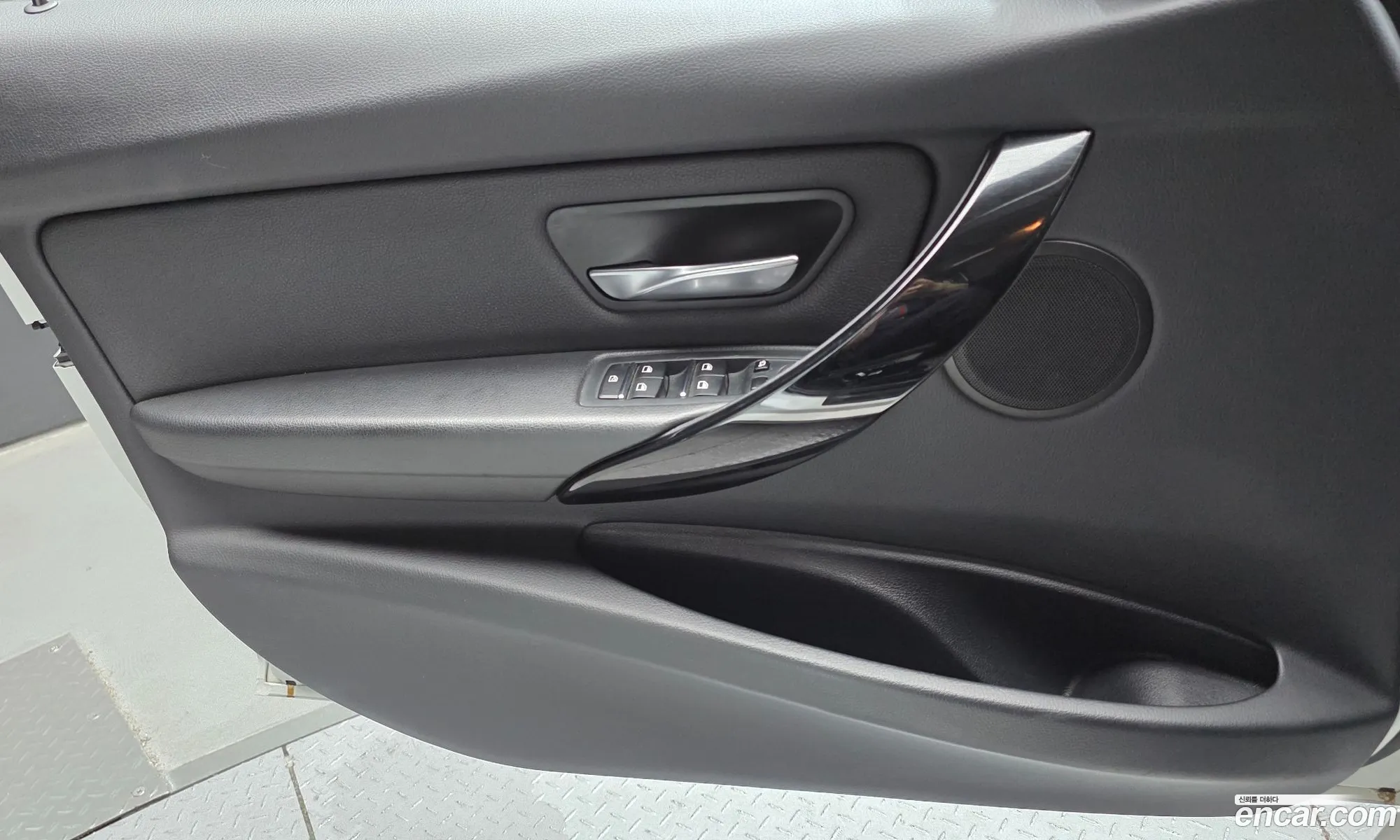 BMW 3 Series 2018 WBA8C5109J5L44627 — 24