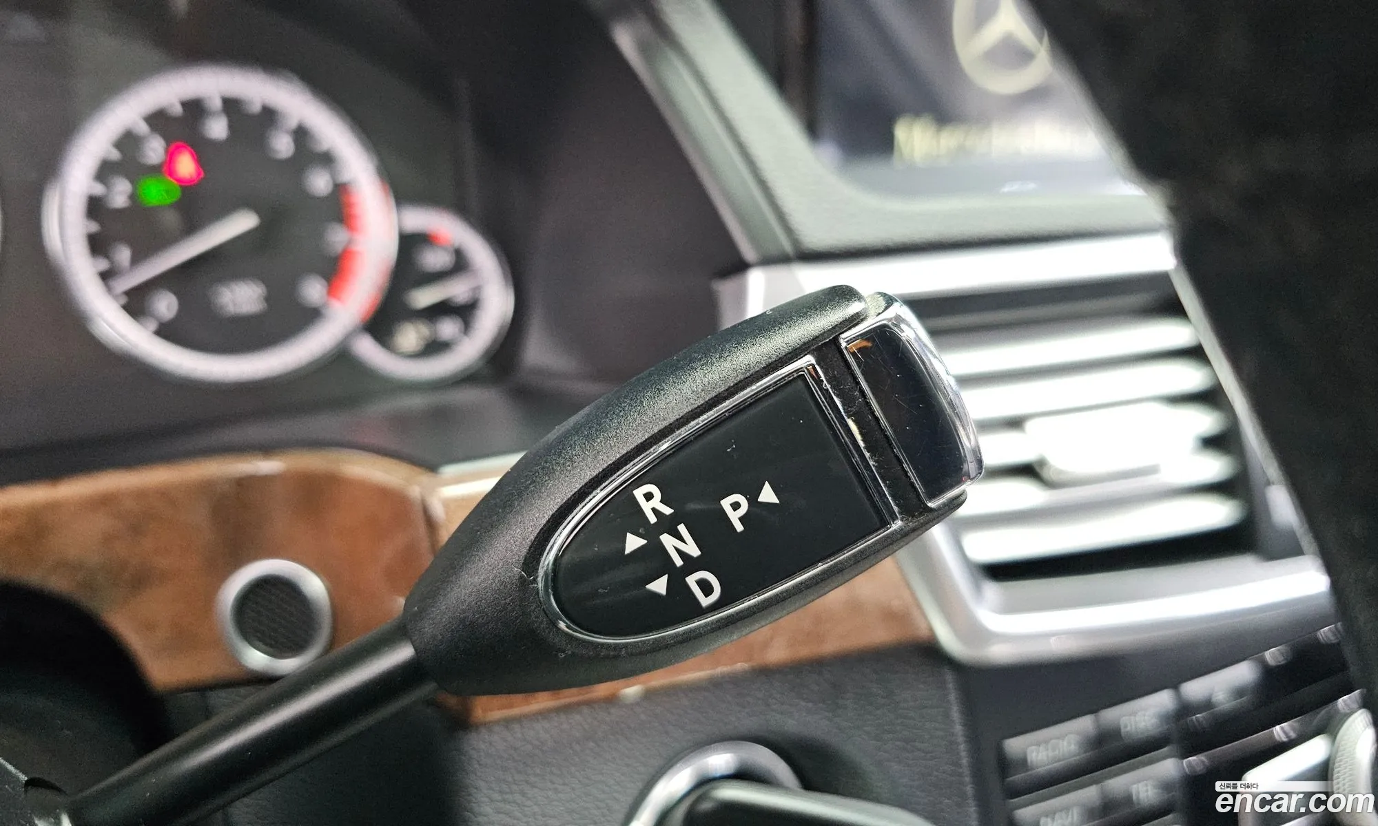 Mercedes-Benz E-Class W212 2012 WDDHF5FB1CA598238 — 3
