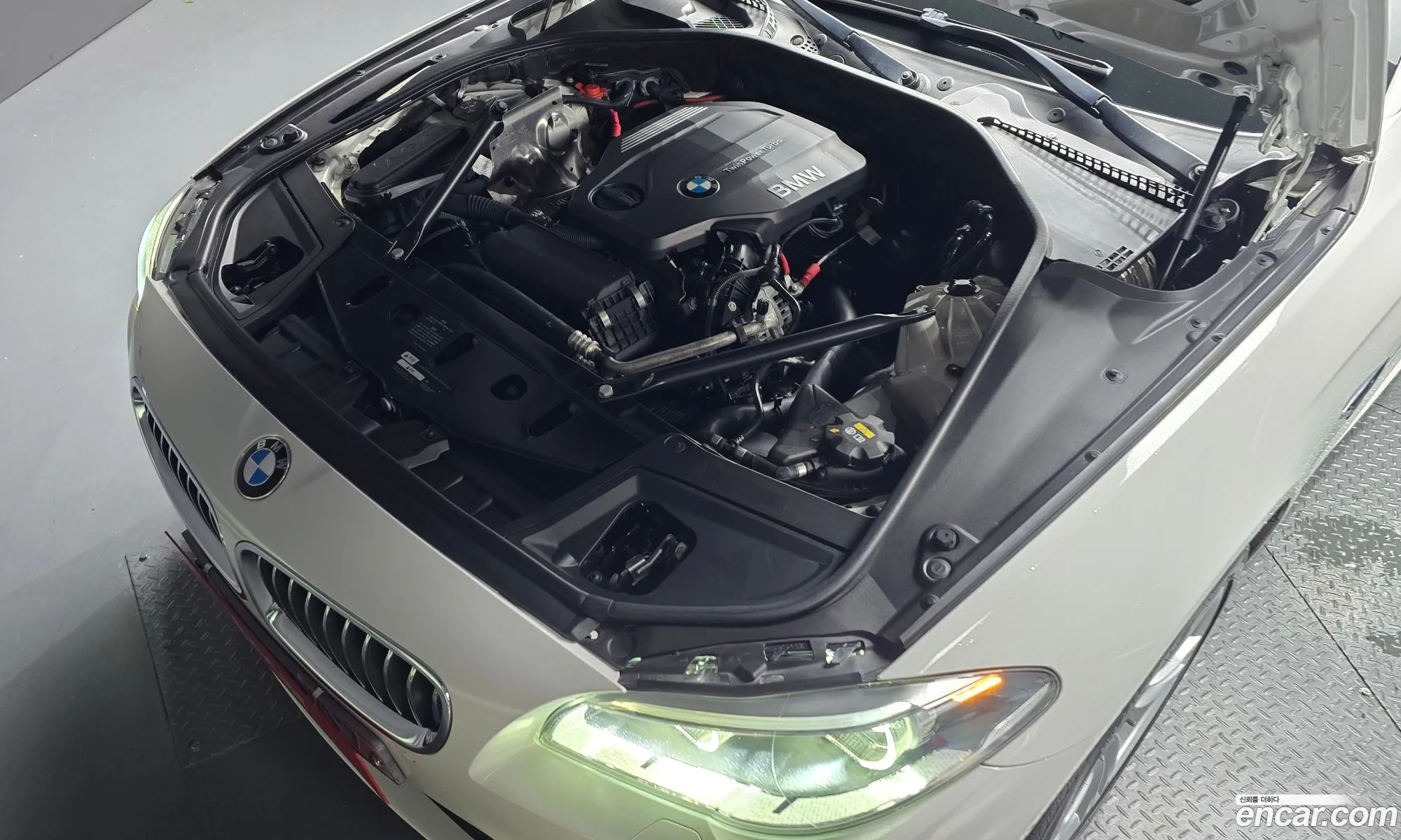 BMW 5 Series 2016 — 5