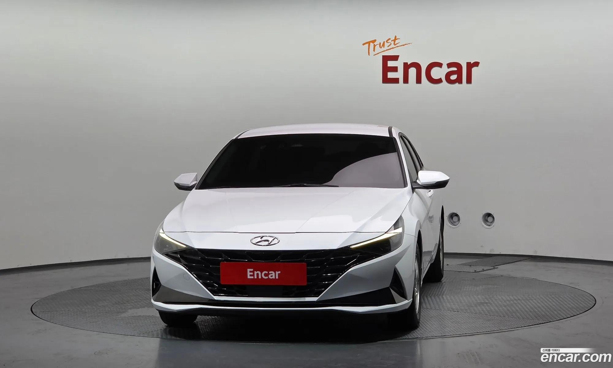 Hyundai Elantra 2022 — 4