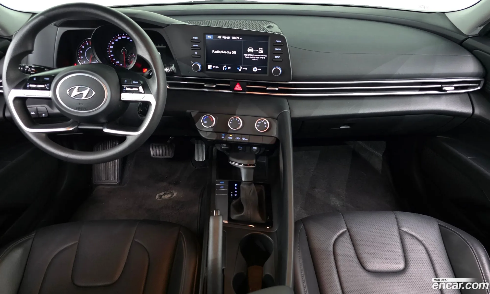Hyundai Elantra 2022 — 2