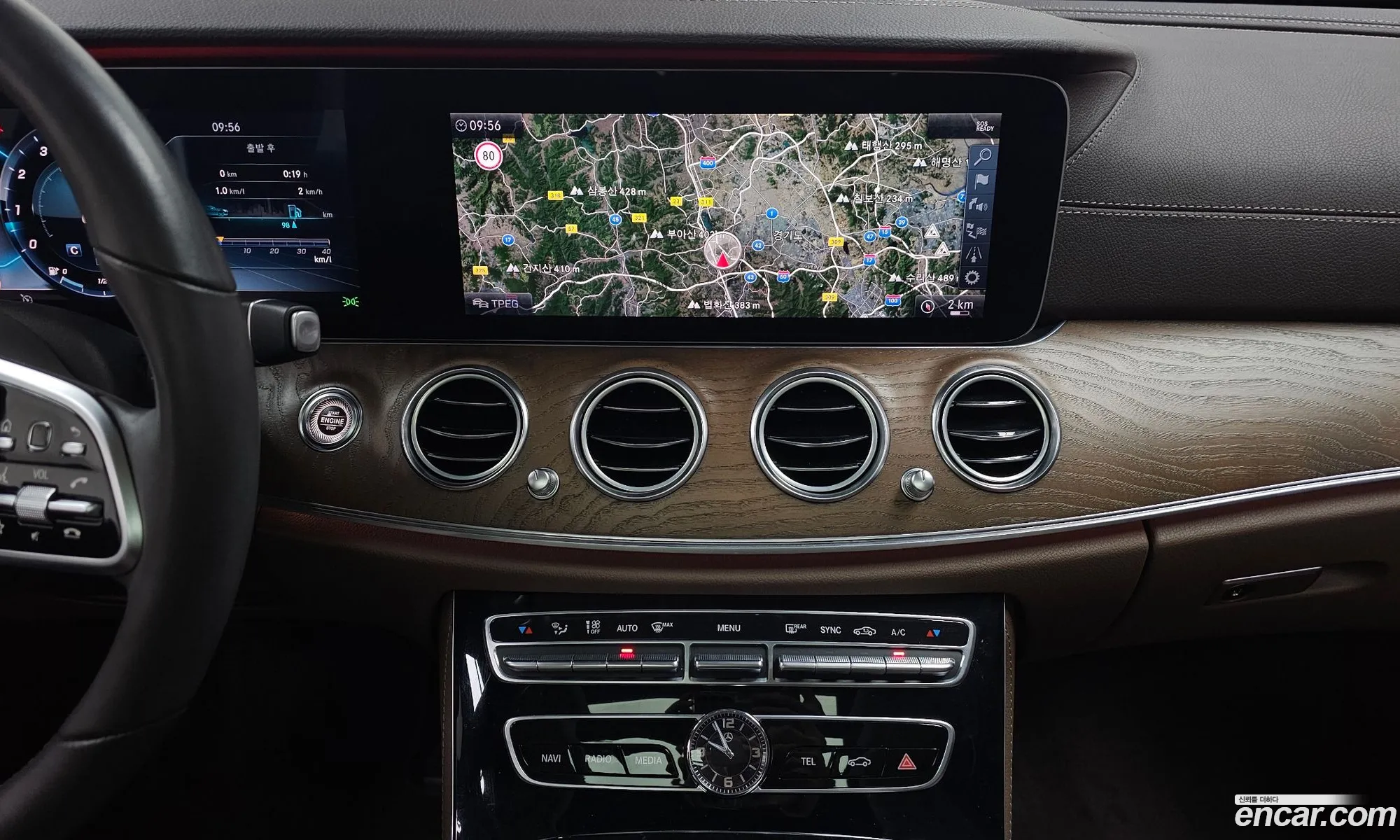 Mercedes-Benz E-Class W213 2019 — 28
