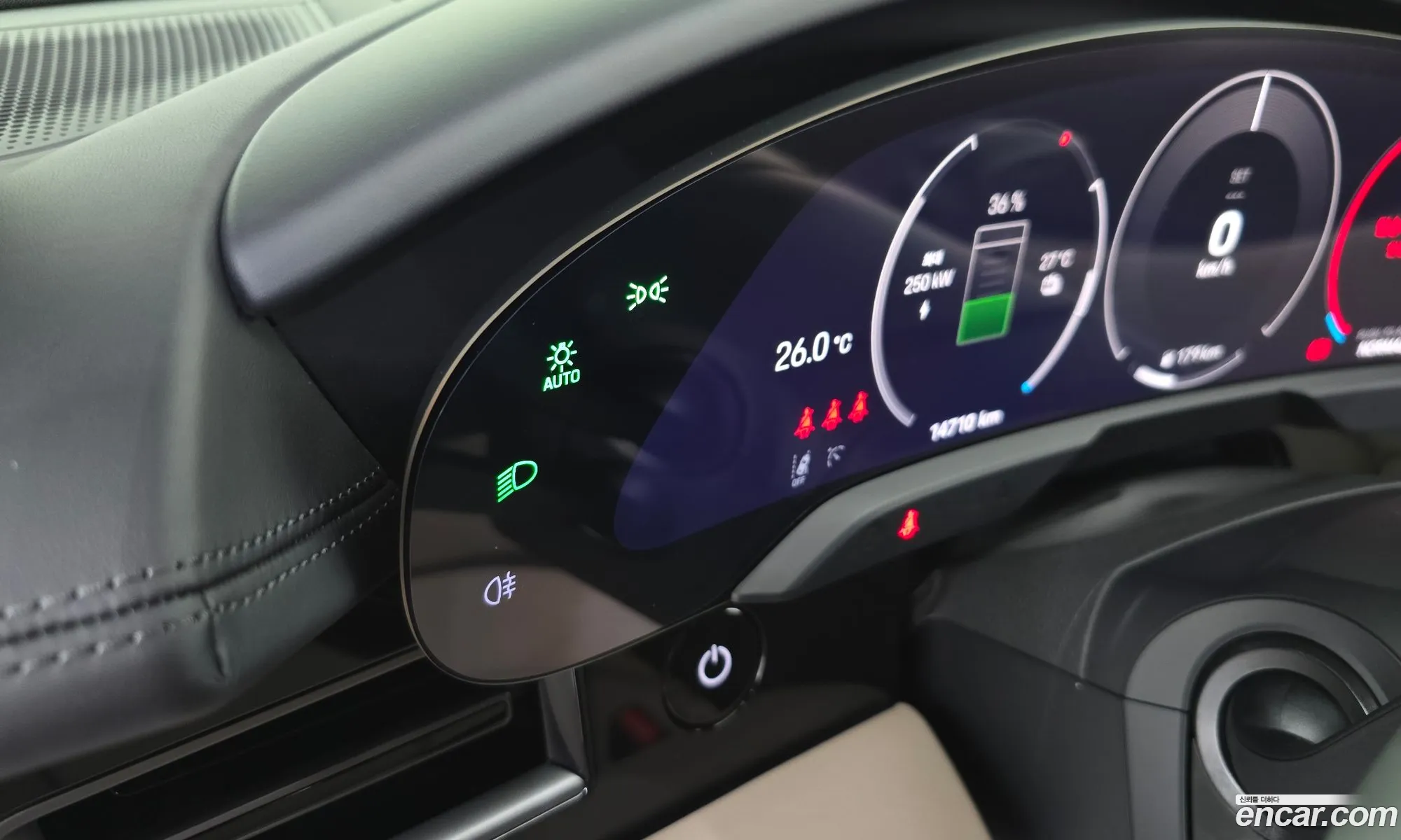 Porsche Taycan 2024 — 13