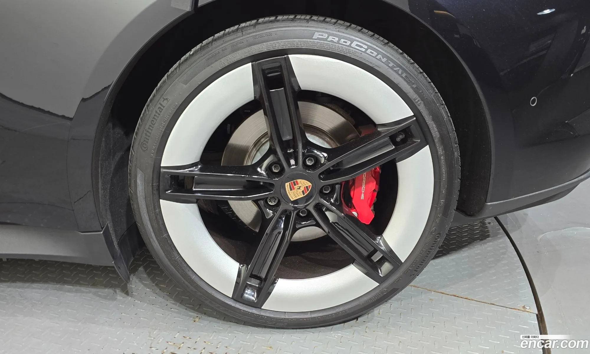 Porsche Taycan 2024 — 11