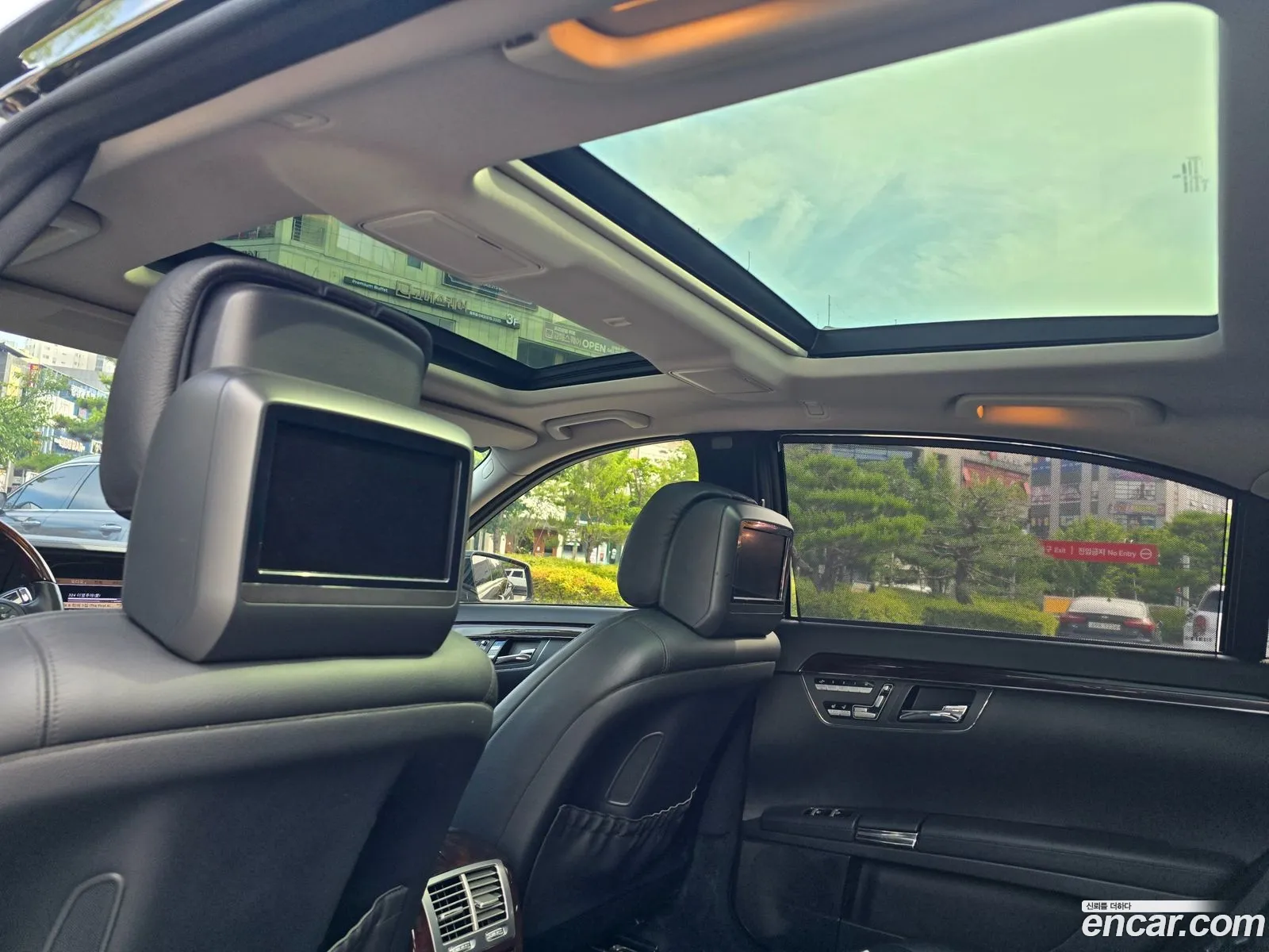Mercedes-Benz S-Class W221 2011 — 18