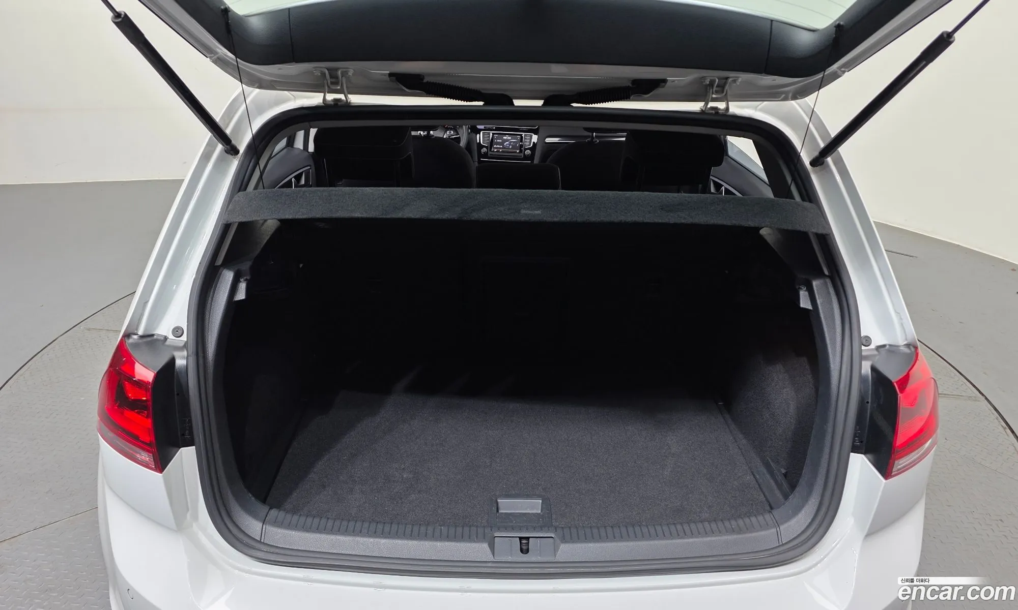 Volkswagen Golf 7th Gen 2014 — 4