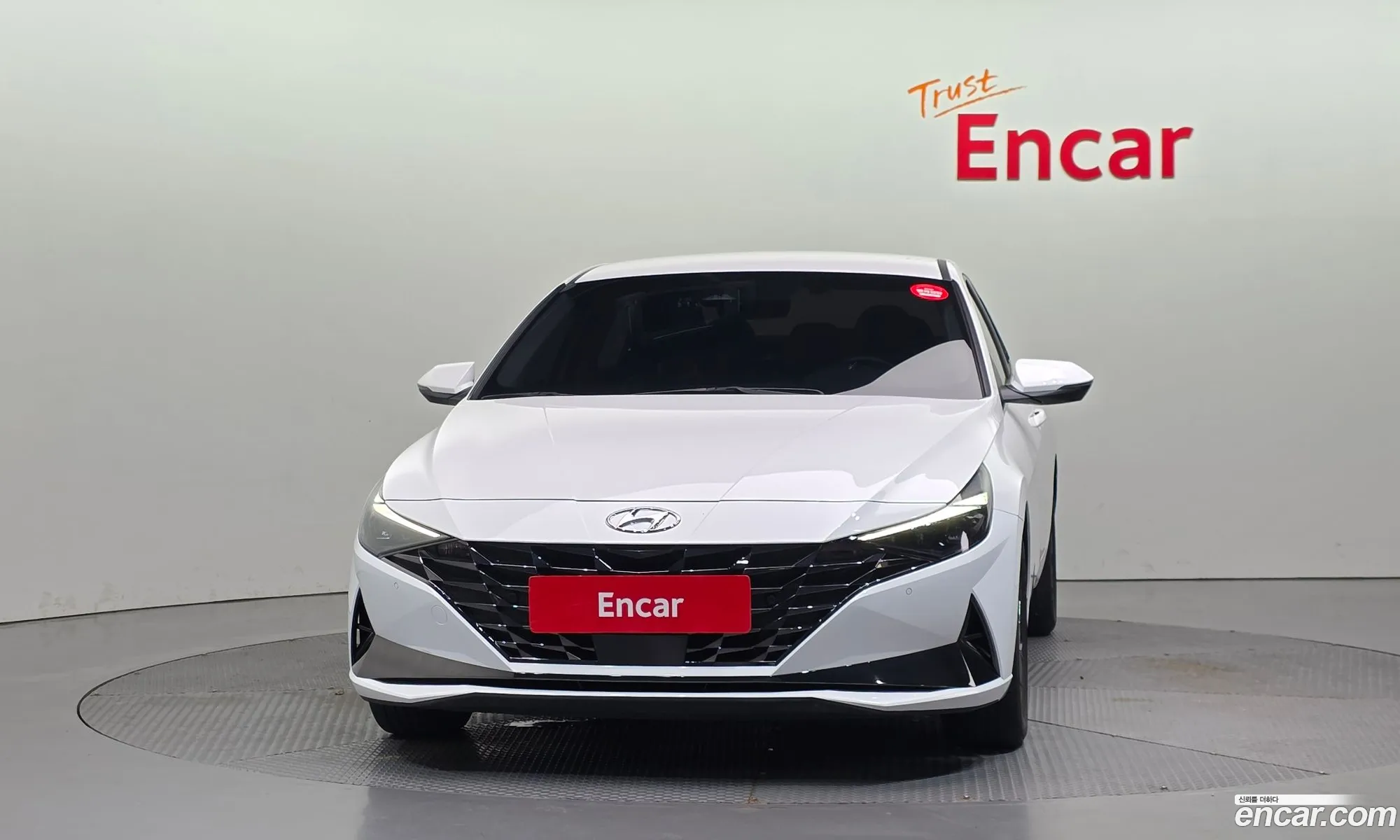 Hyundai Elantra 2023 — 3