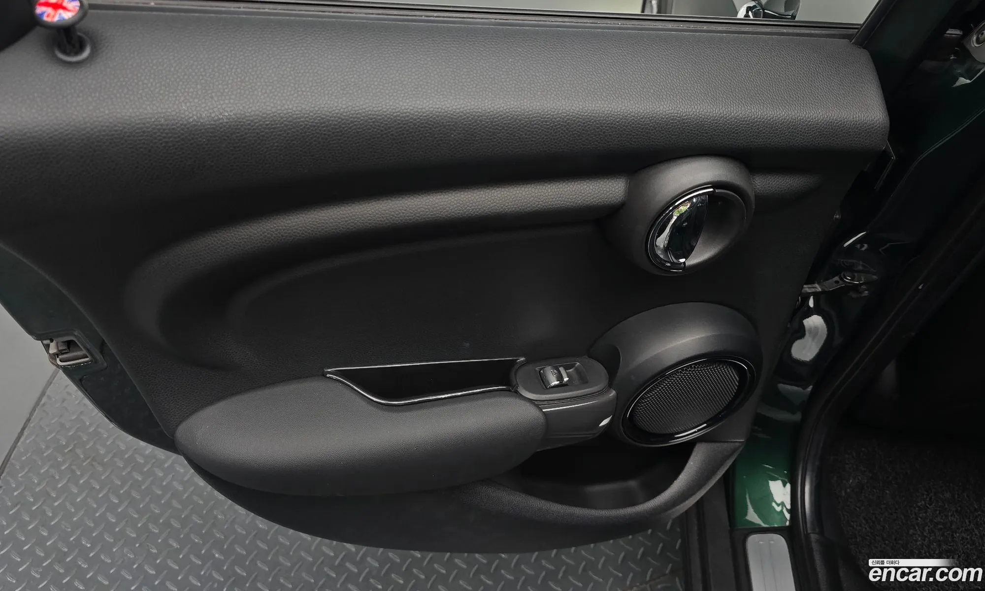 Mini Cooper 2018 WMWXU110XK2H34143 — 3