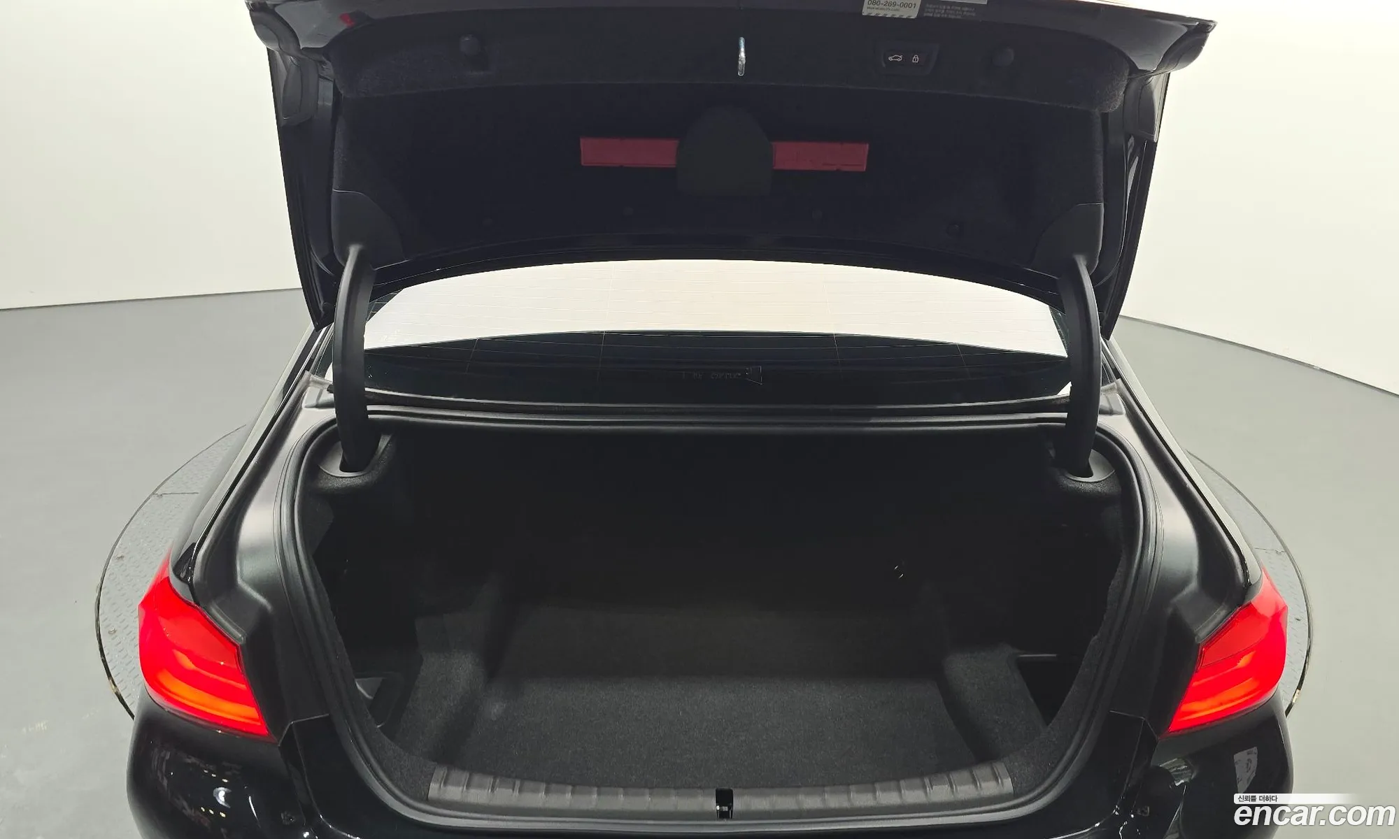 BMW 5 Series 2018 WBAJK7102JBP70581 — 16