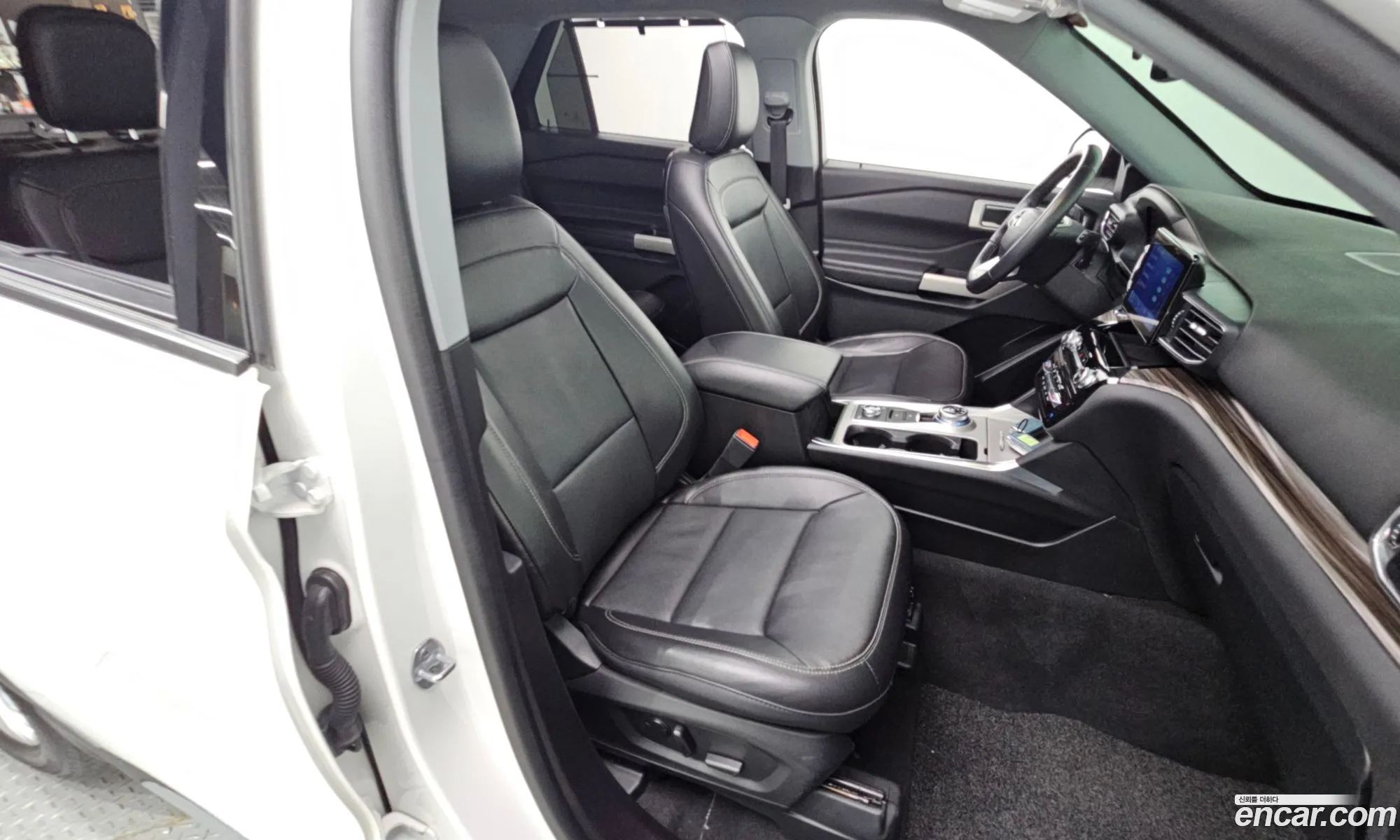 Ford Explorer 6th Gen 2023 1FMSK8FH6PGA39493 — 23