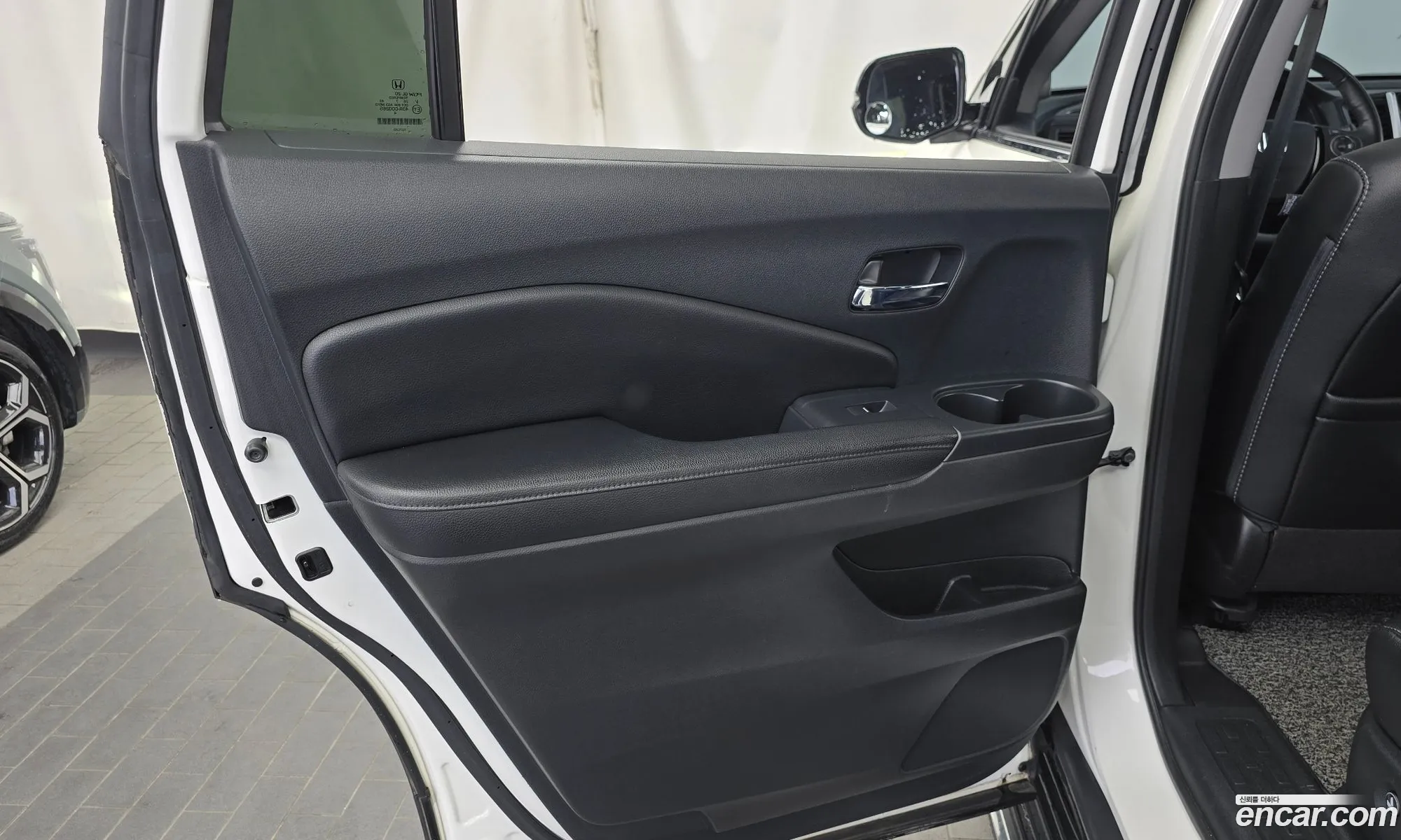 Honda Pilot 2017 5FNYF6850HB200915 — 14