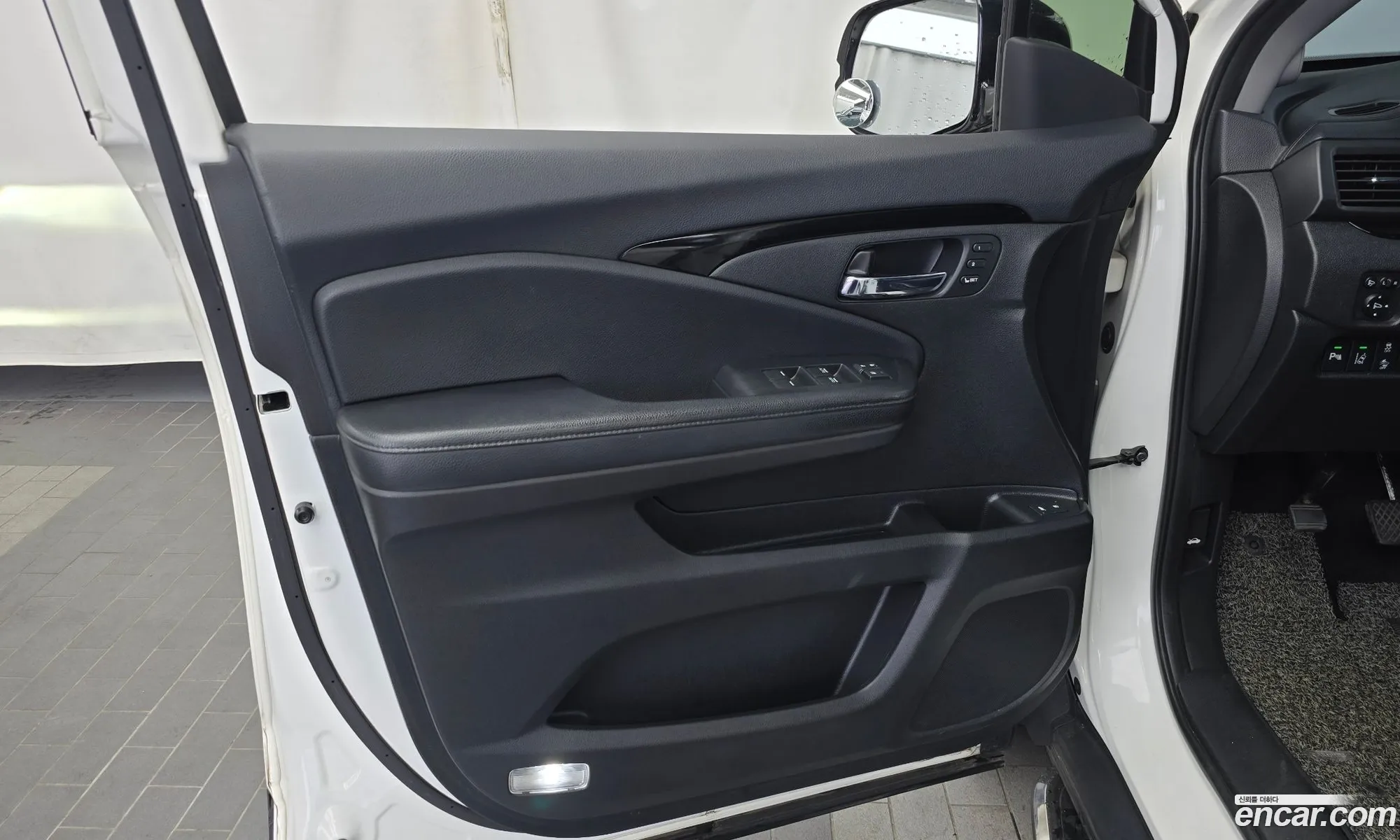 Honda Pilot 2017 5FNYF6850HB200915 — 6