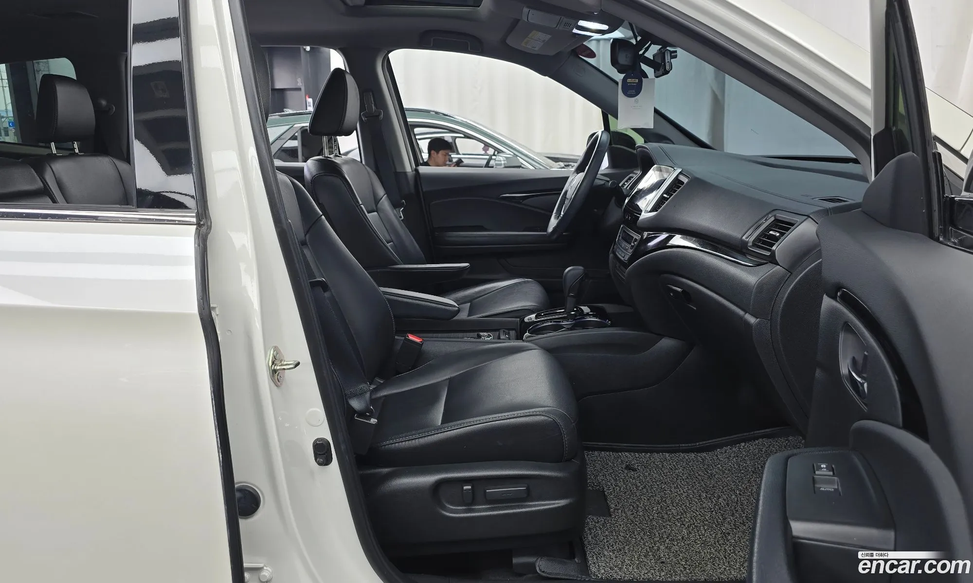 Honda Pilot 2017 5FNYF6850HB200915 — 2