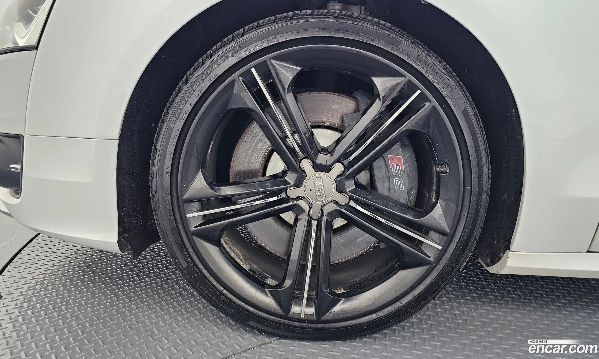 Audi S8 2014 — 12