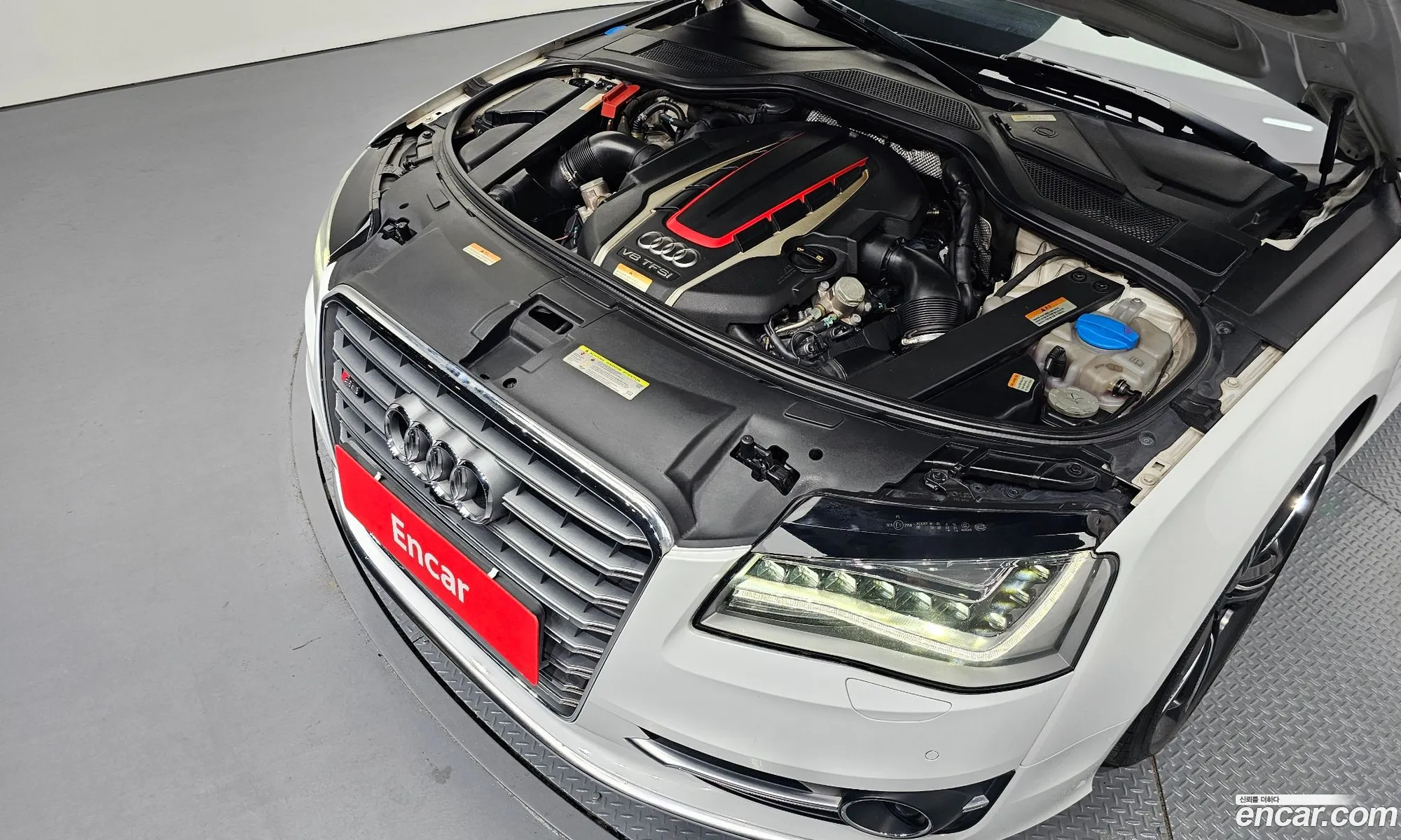 Audi S8 2014 — 2