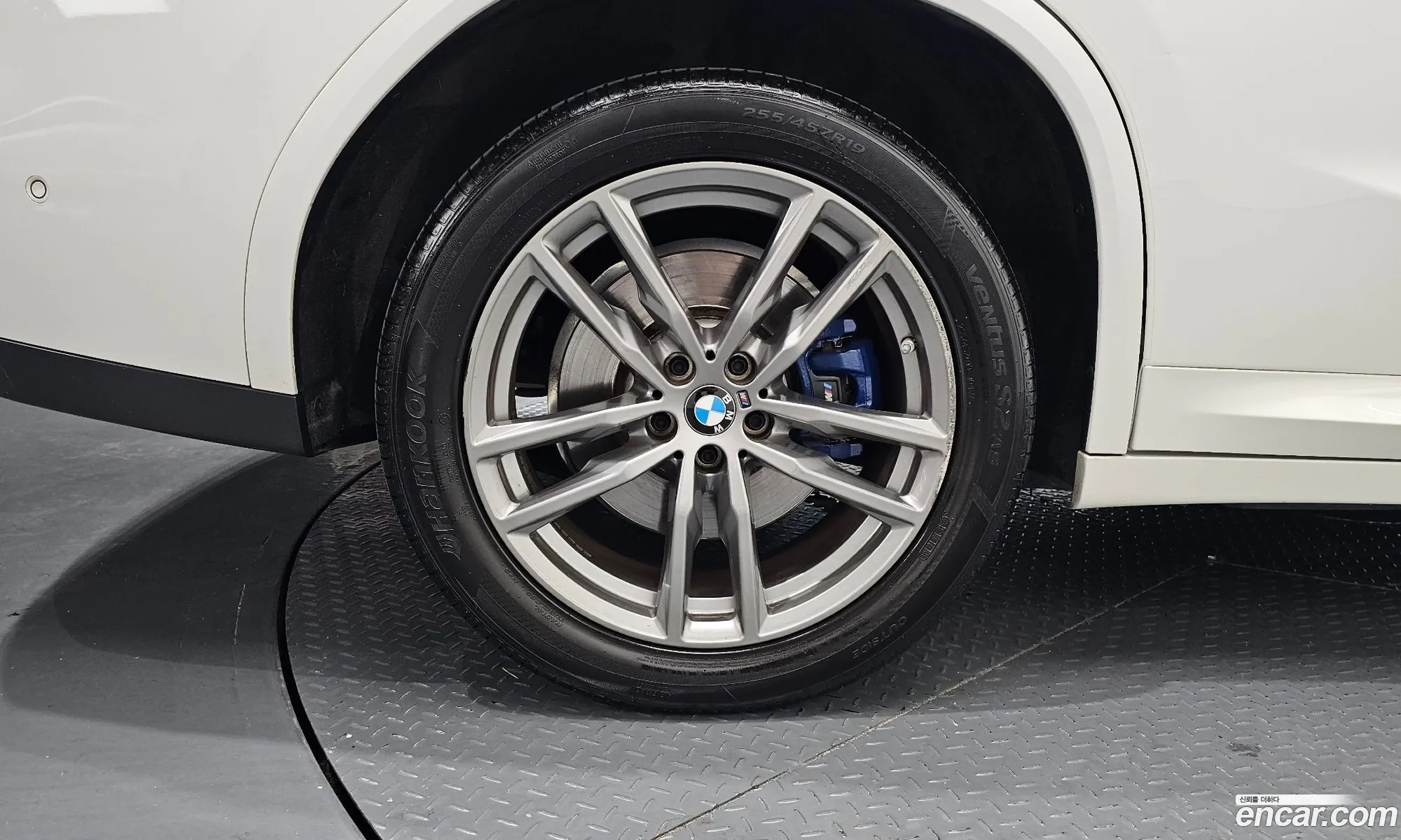 BMW X4 2019 WBAVJ9106L9A43490 — 31