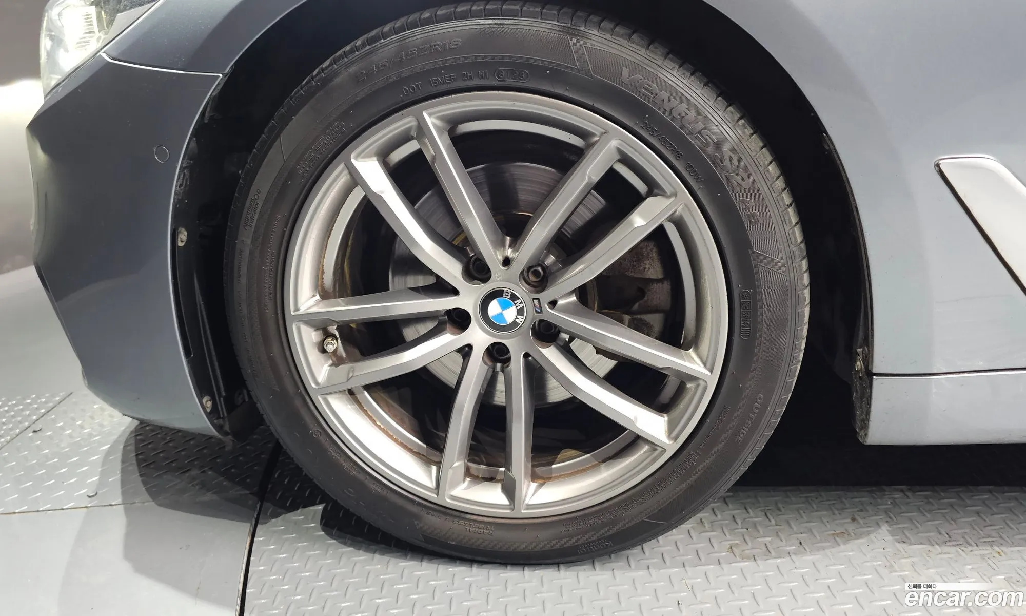 BMW 5 Series 2019 WBAJF3107KWC66425 — 5