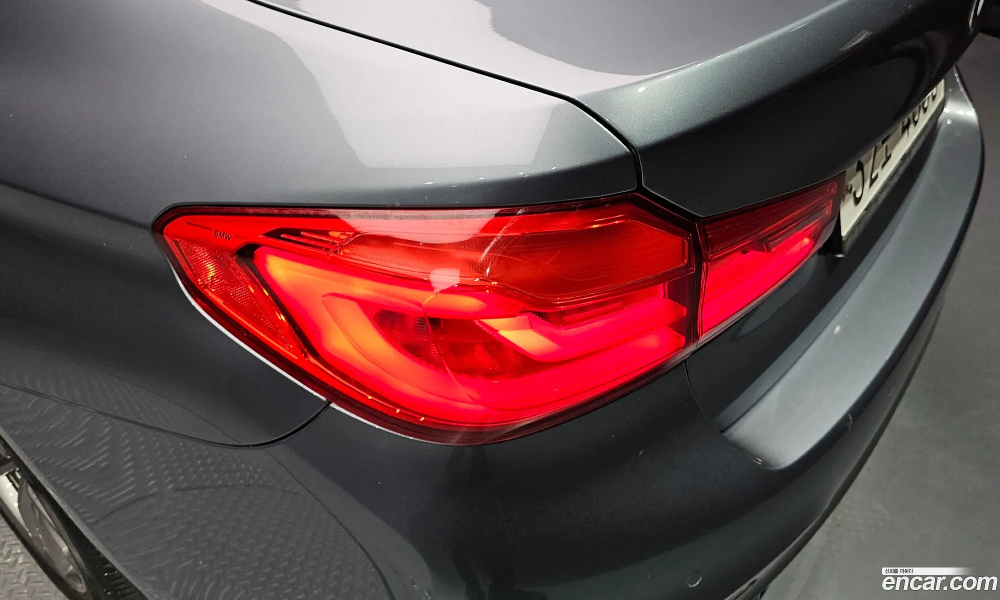 BMW 5 Series 2019 WBAJF3107KWC66425 — 31