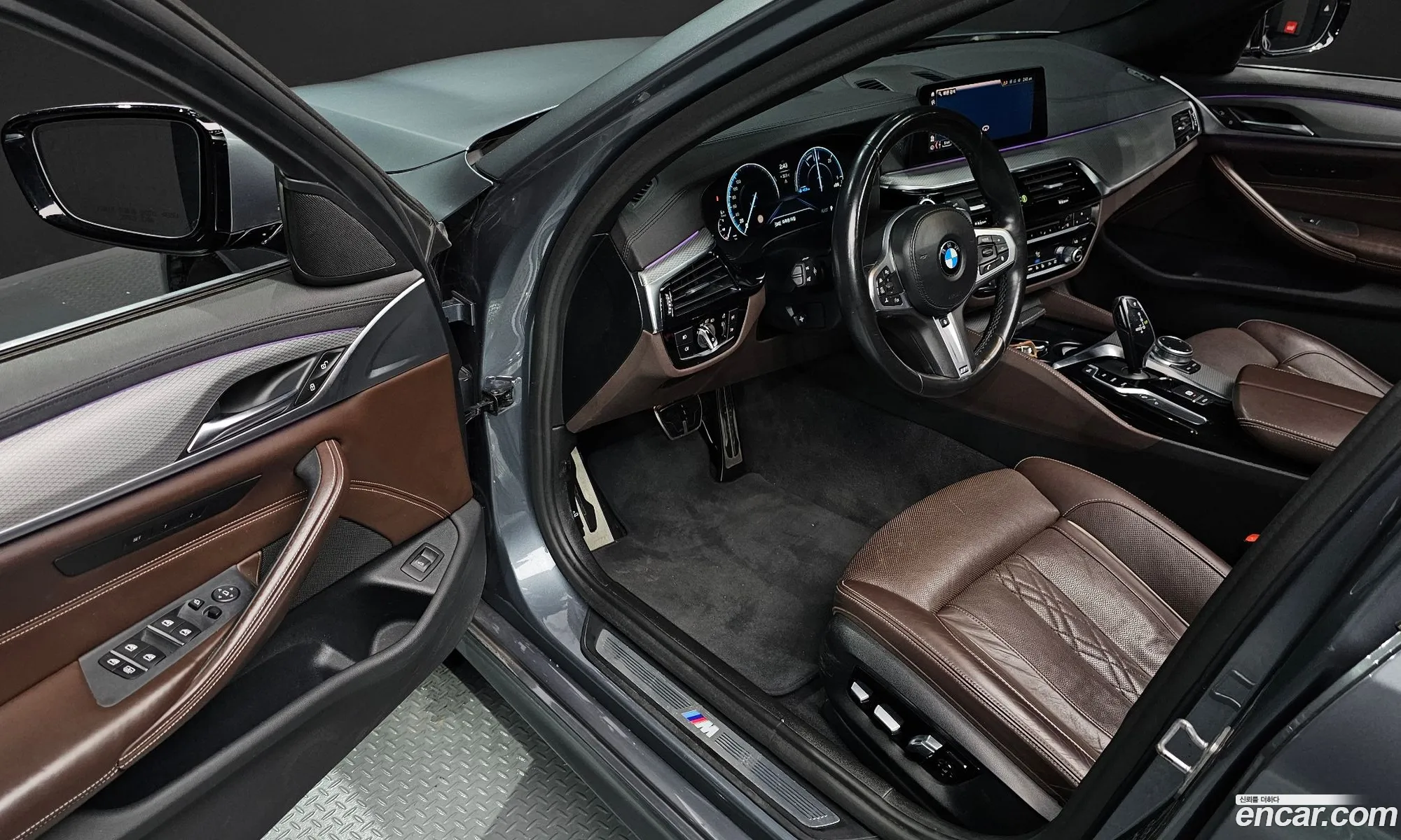 BMW 5 Series 2019 WBAJF3107KWC66425 — 13
