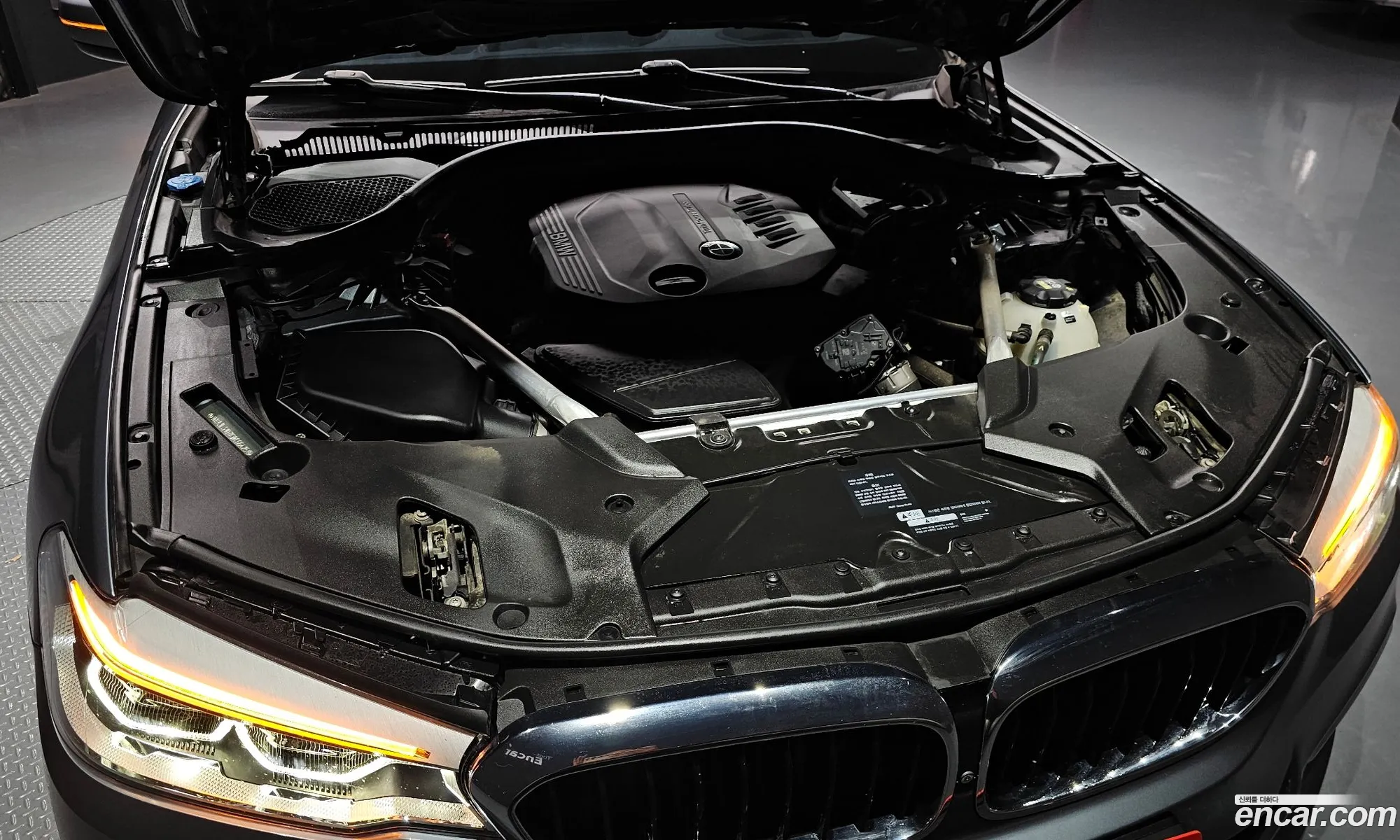 BMW 5 Series 2019 WBAJF3107KWC66425 — 16