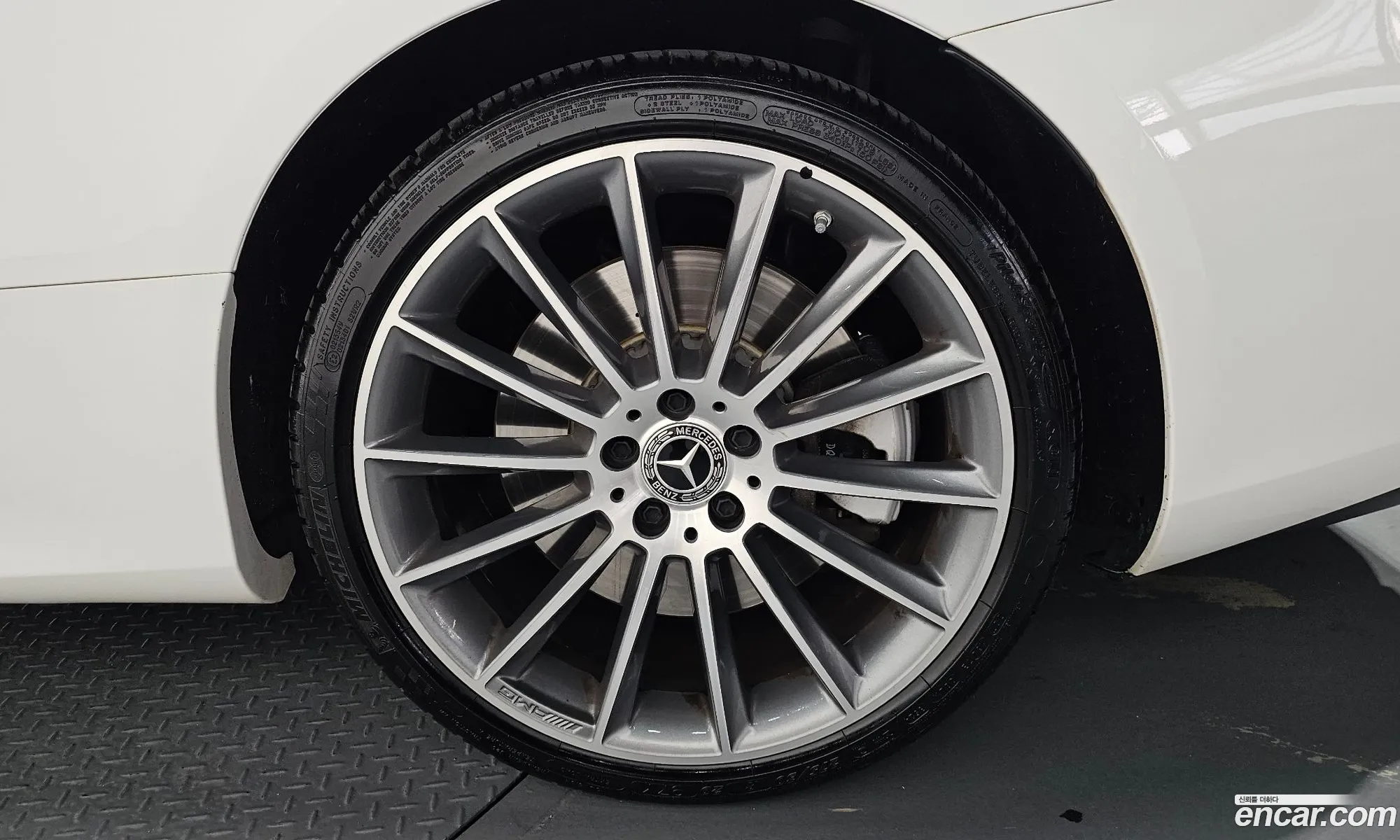 Mercedes-Benz E-Class W213 2023 — 34