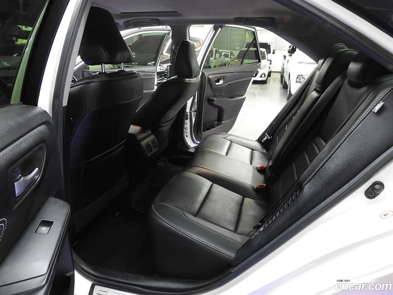 Toyota Camry 2017 — 13