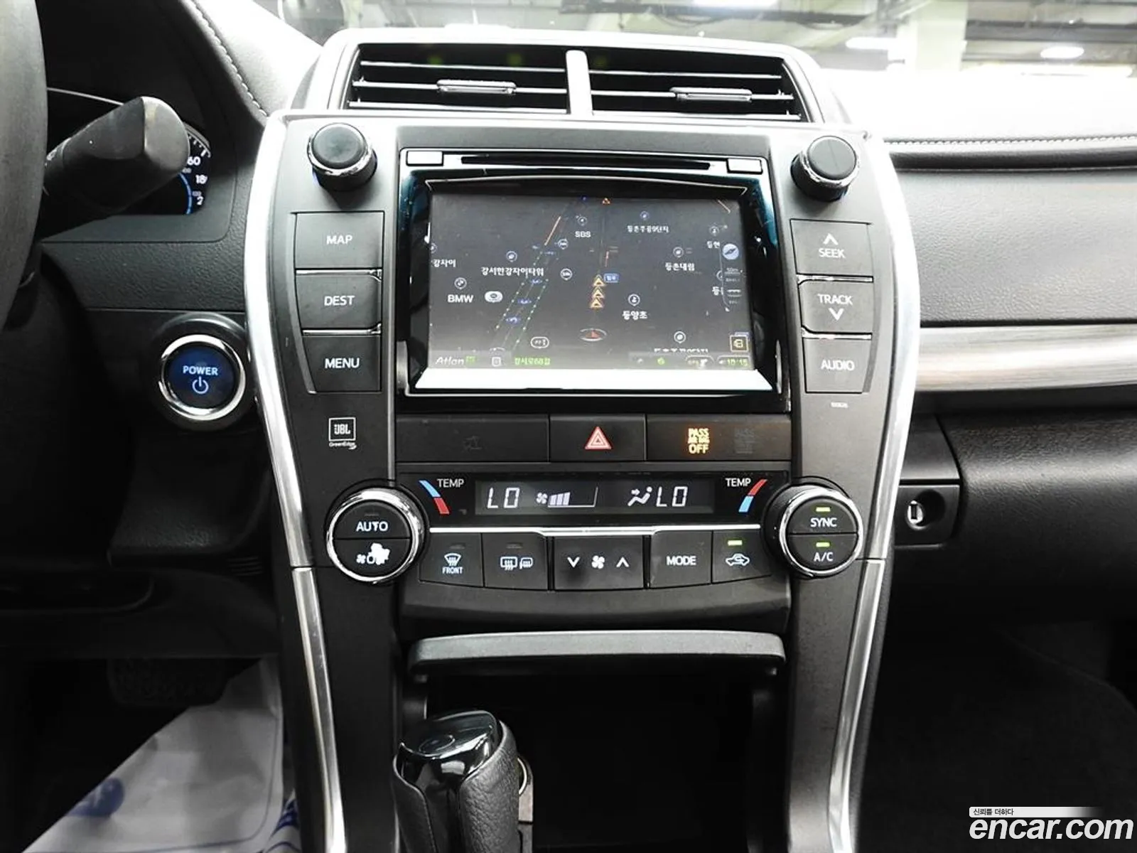 Toyota Camry 2017 — 16