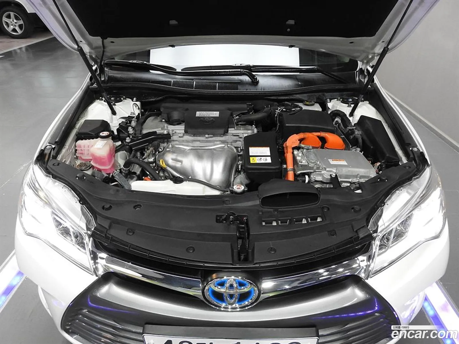 Toyota Camry 2017 — 17