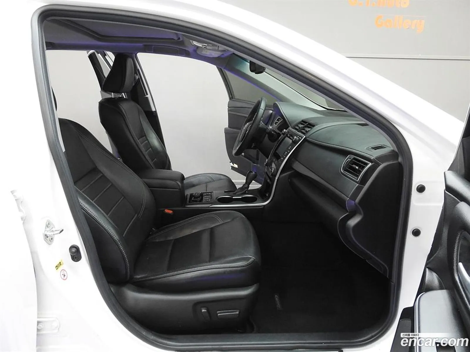 Toyota Camry 2017 — 12