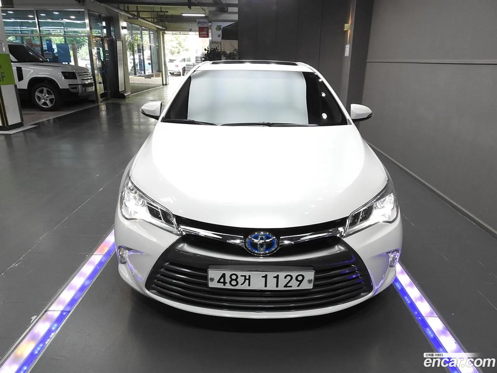 Toyota Camry 2017 — 18