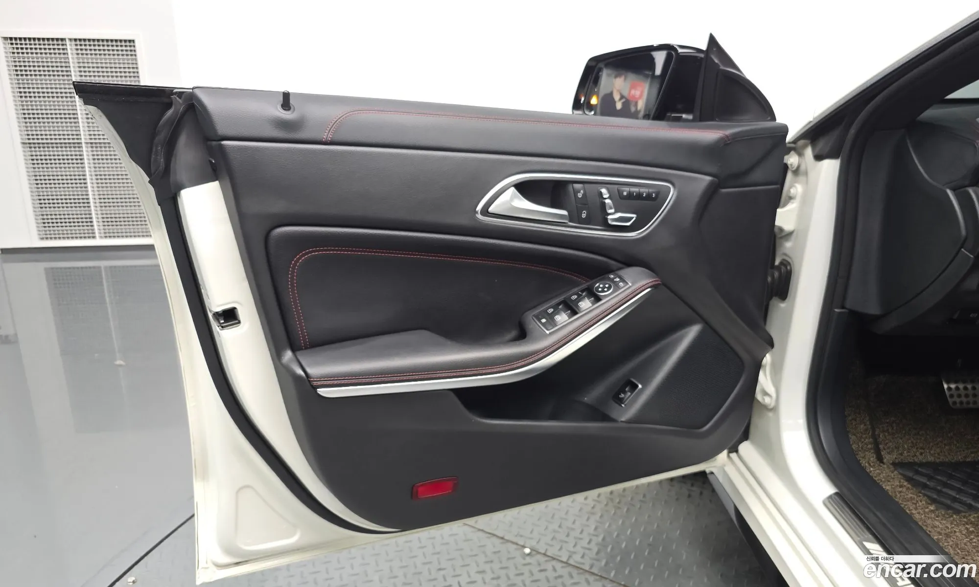 Mercedes-Benz CLA-Class C117 2017 — 15