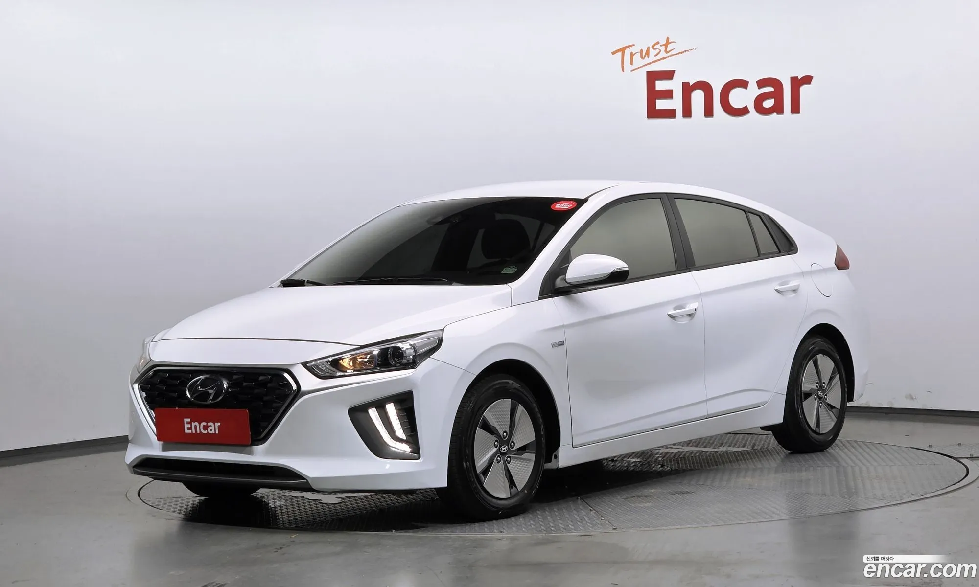 Hyundai Ioniq Hybrid 2020 — 4