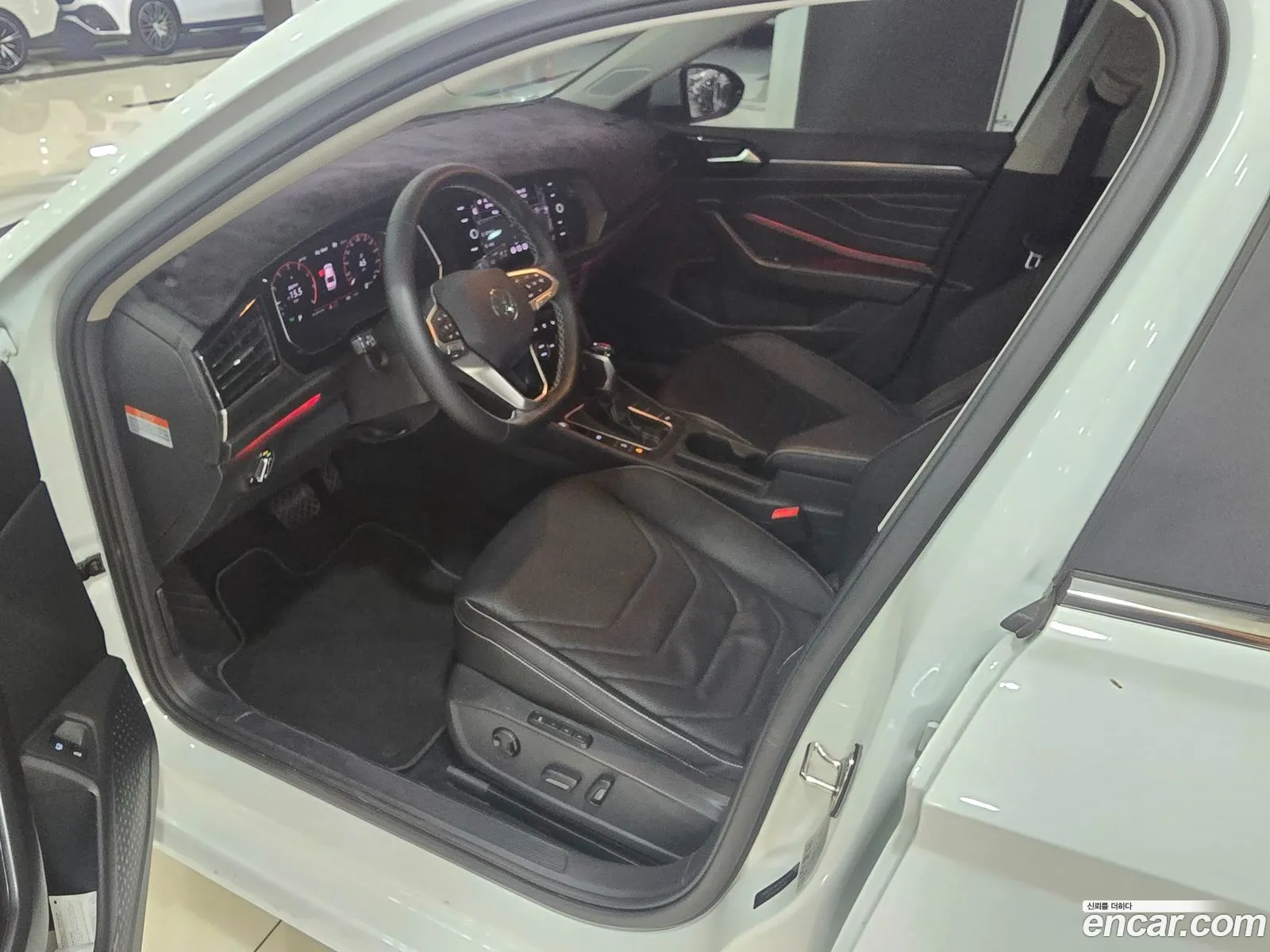 Volkswagen Jetta 7th Gen 2023 — 12