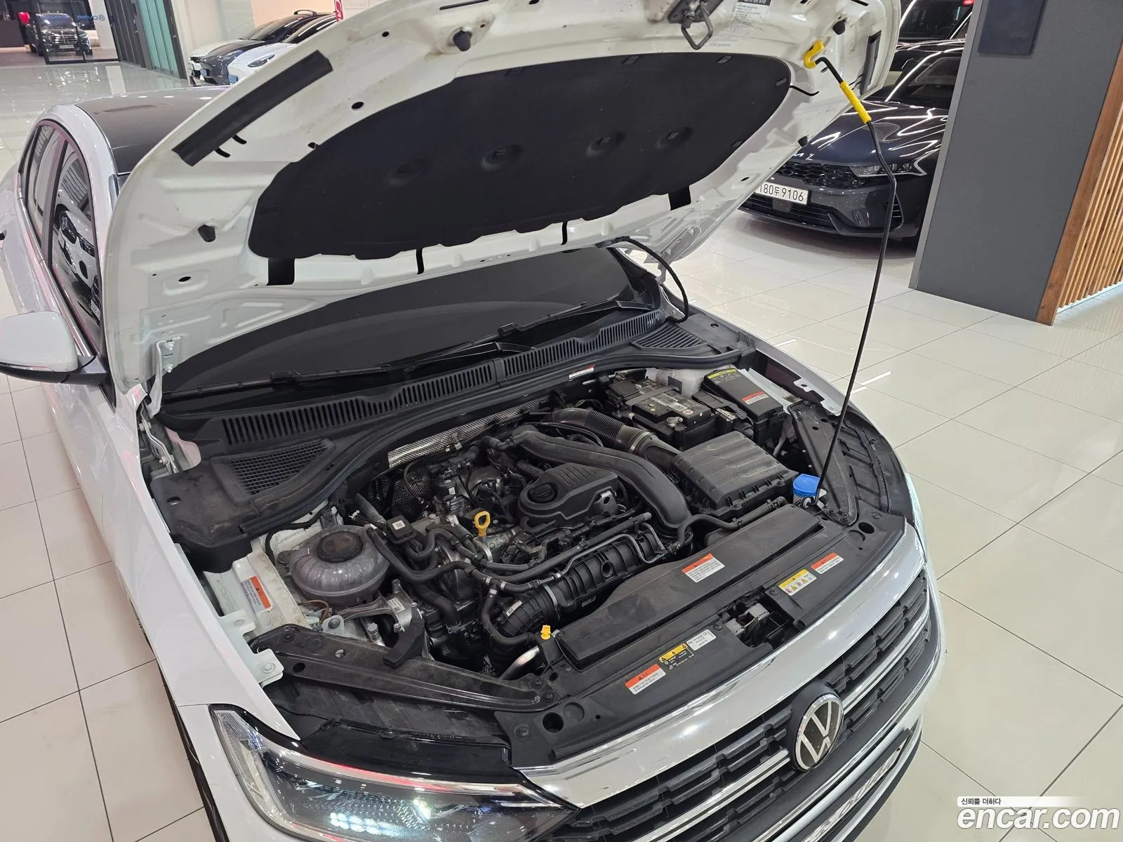 Volkswagen Jetta 7th Gen 2023 — 17