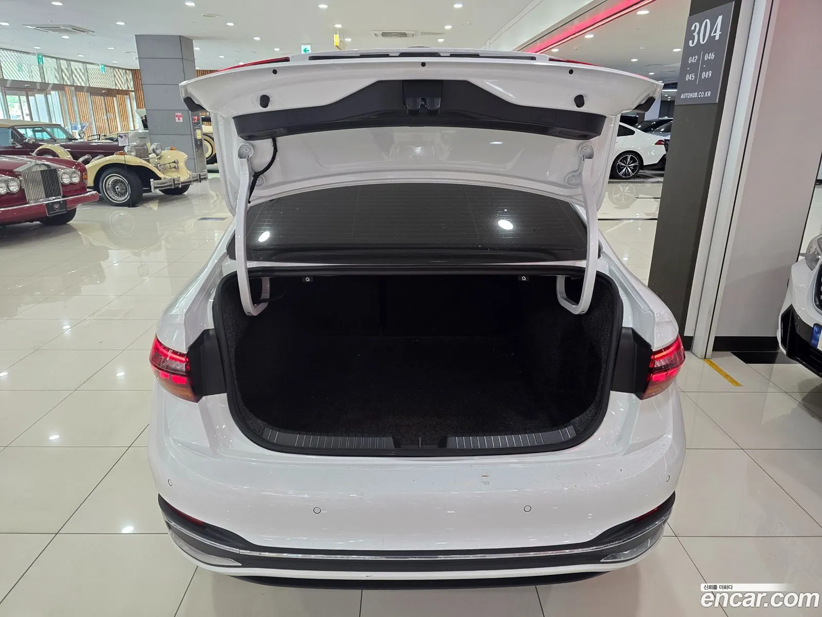 Volkswagen Jetta 7th Gen 2023 — 10