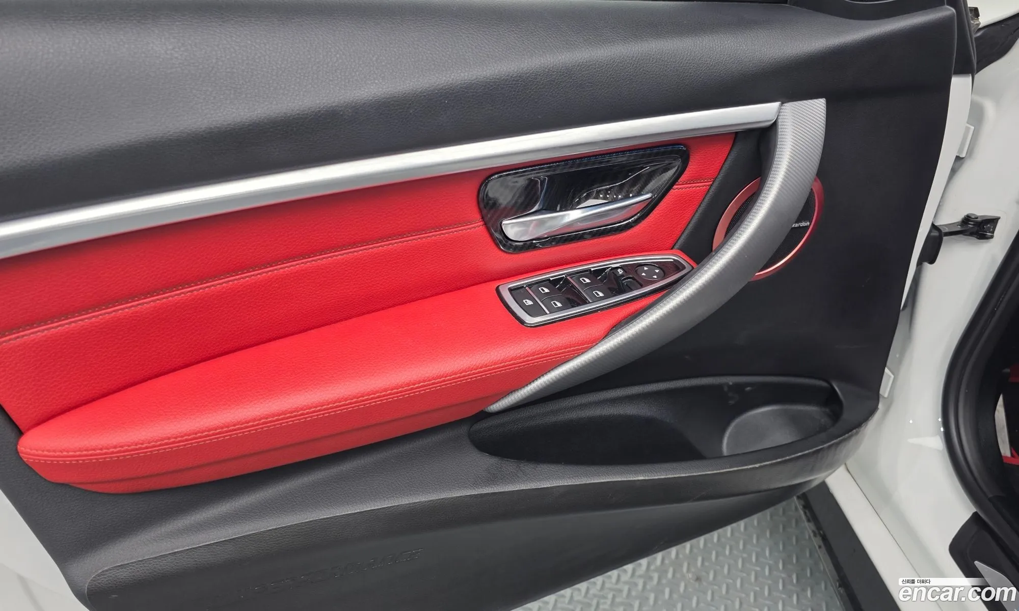 BMW 3 Series 2018 WBA8B9101JA538389 — 30