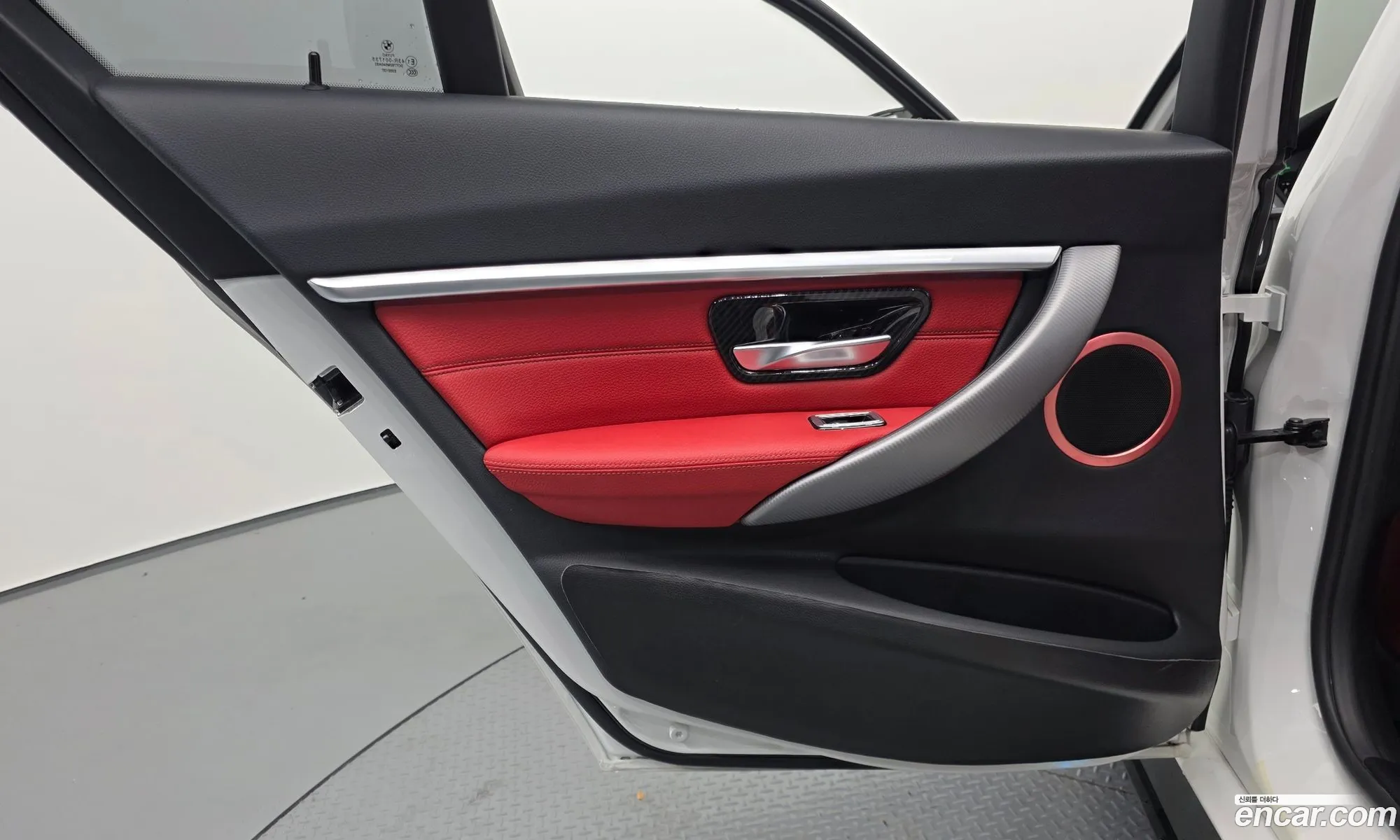 BMW 3 Series 2018 WBA8B9101JA538389 — 16