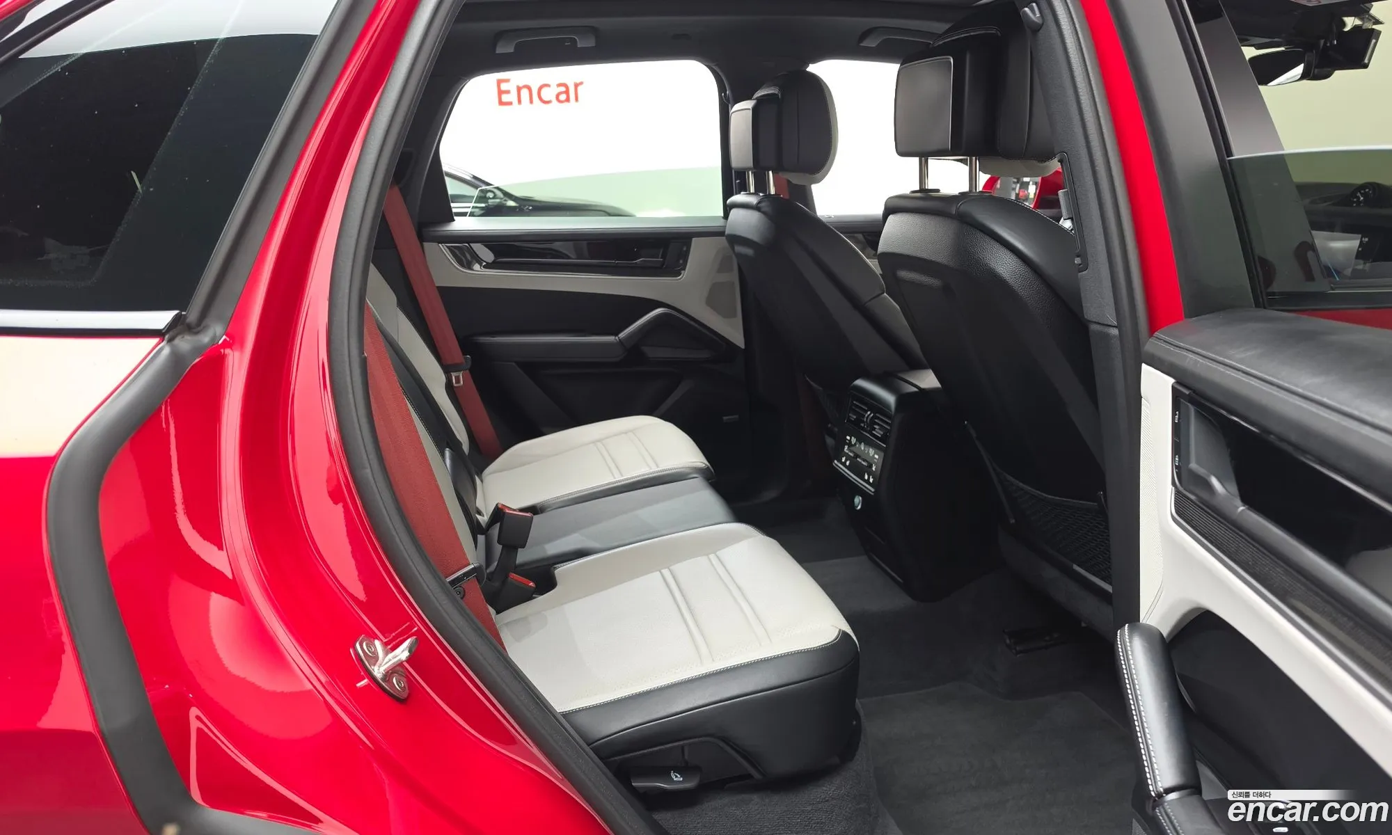 Porsche Cayenne 2024 WP1AA29Y161661616 — 17