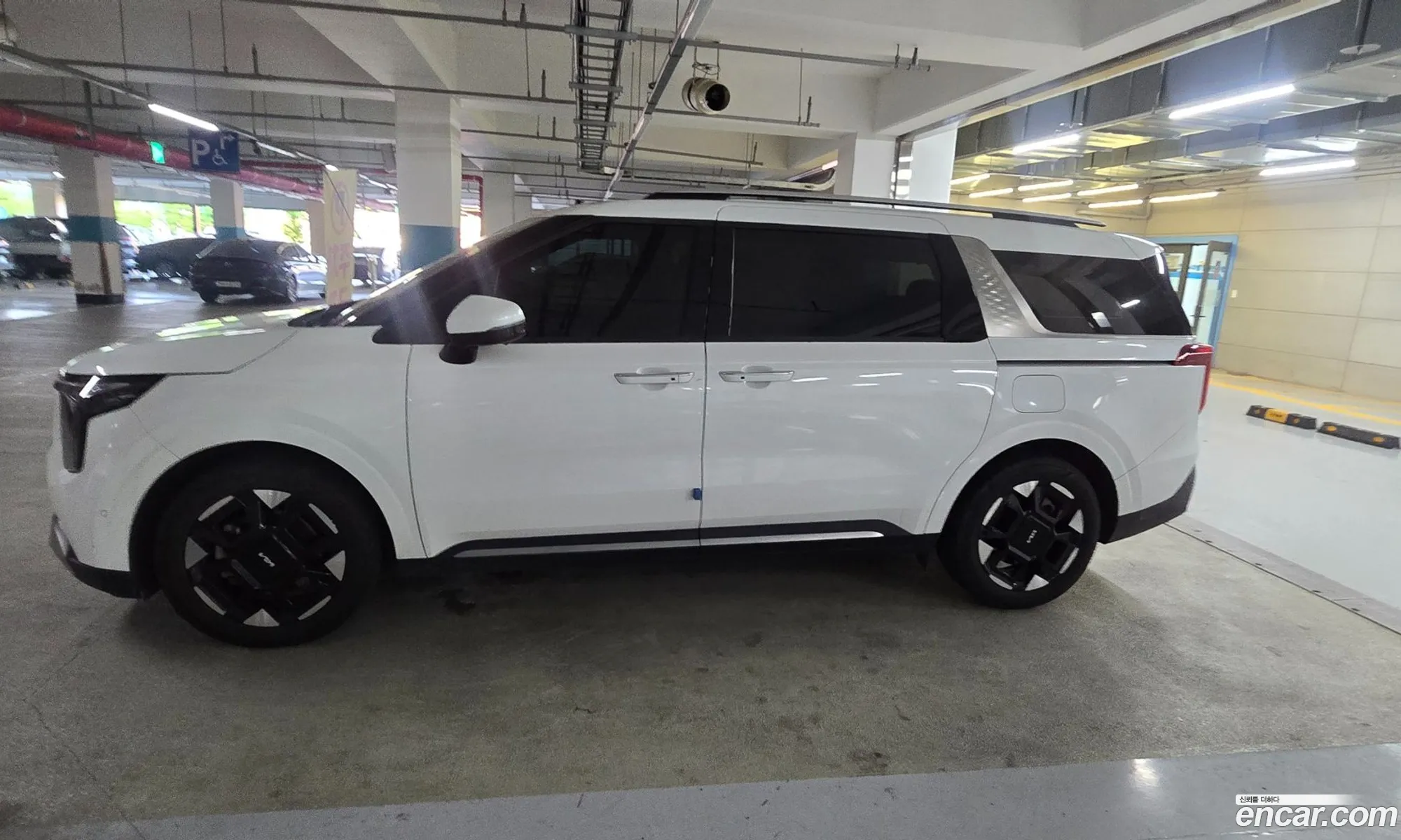 Kia Carnival 2024 — 3