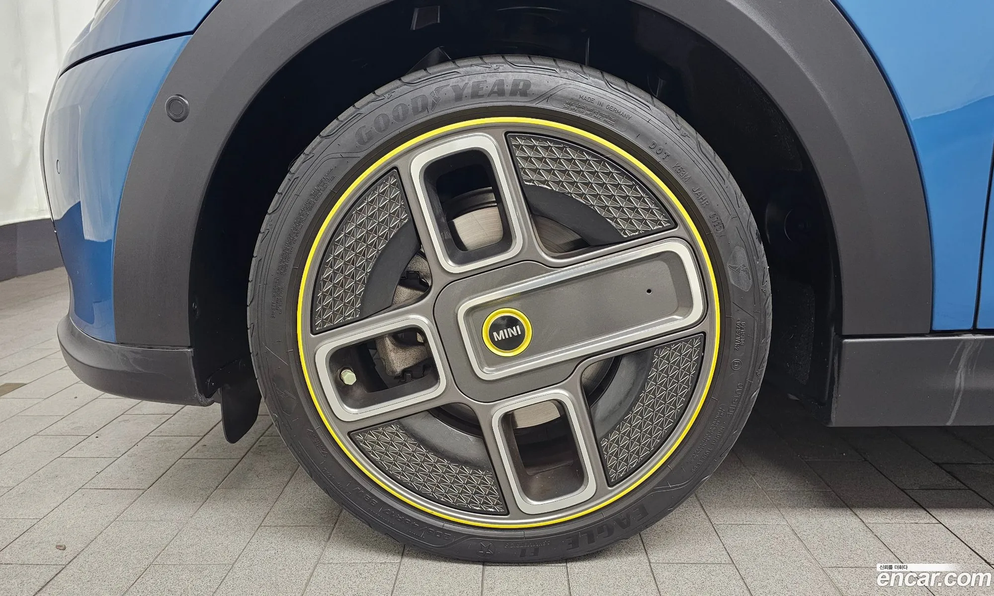 Mini Cooper Electric 2023 — 10