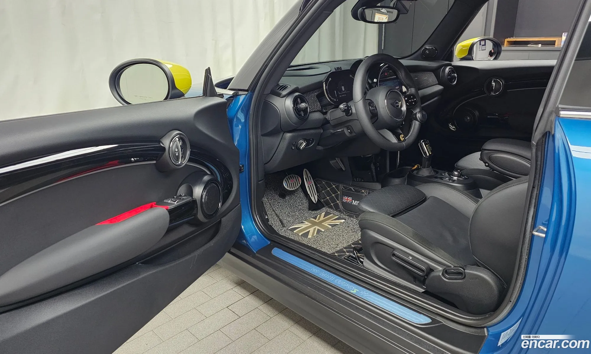 Mini Cooper Electric 2023 — 17