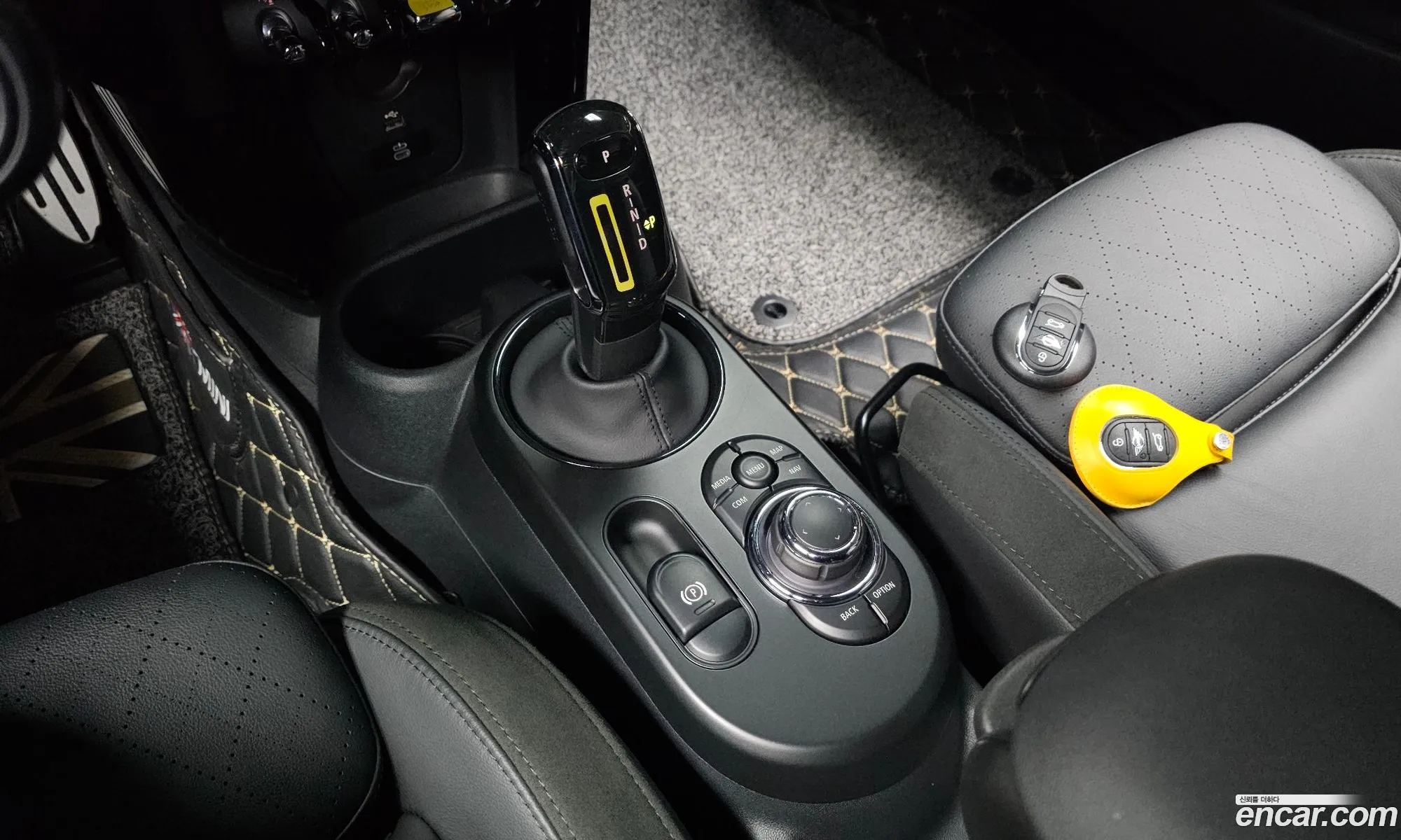 Mini Cooper Electric 2023 — 3
