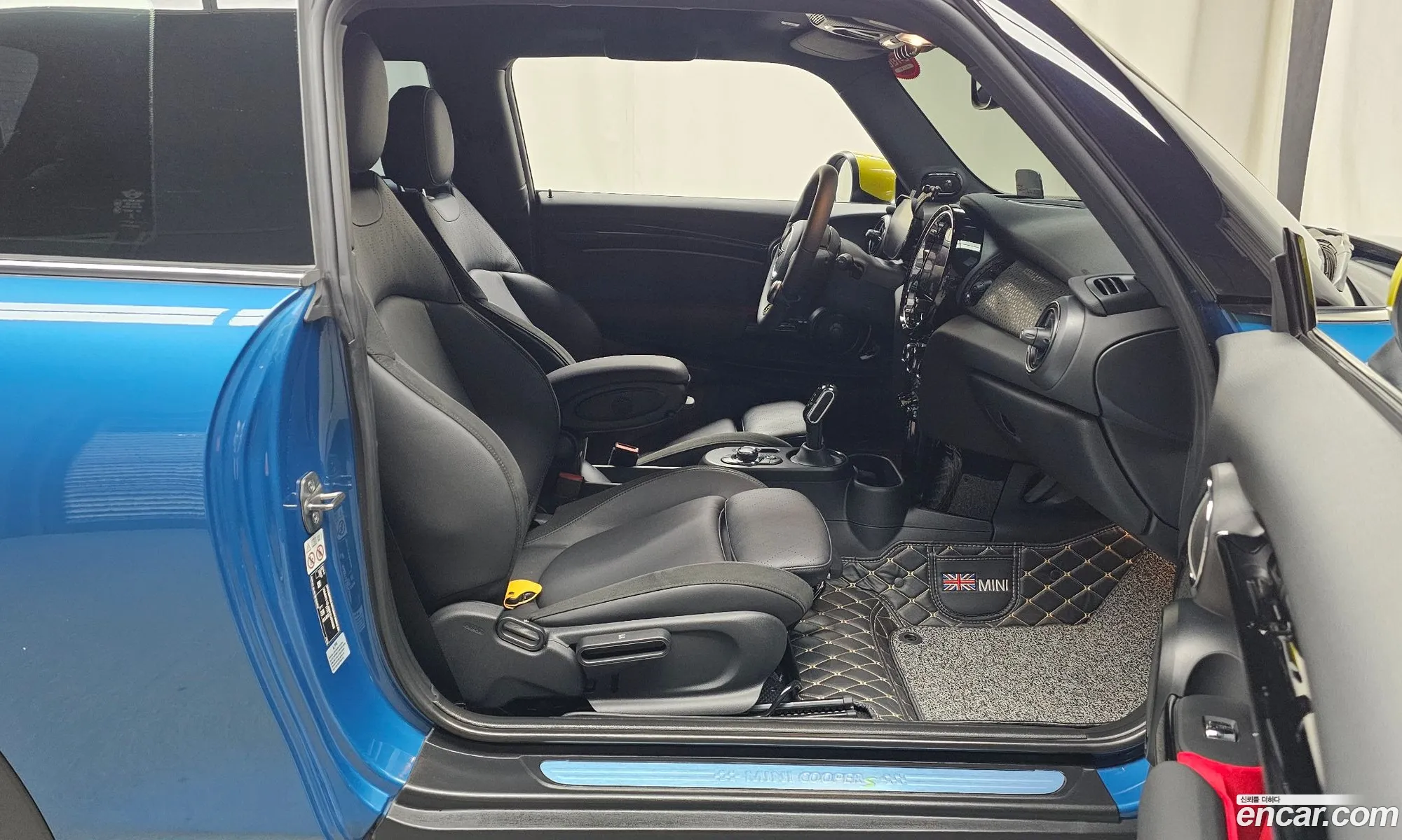 Mini Cooper Electric 2023 — 5