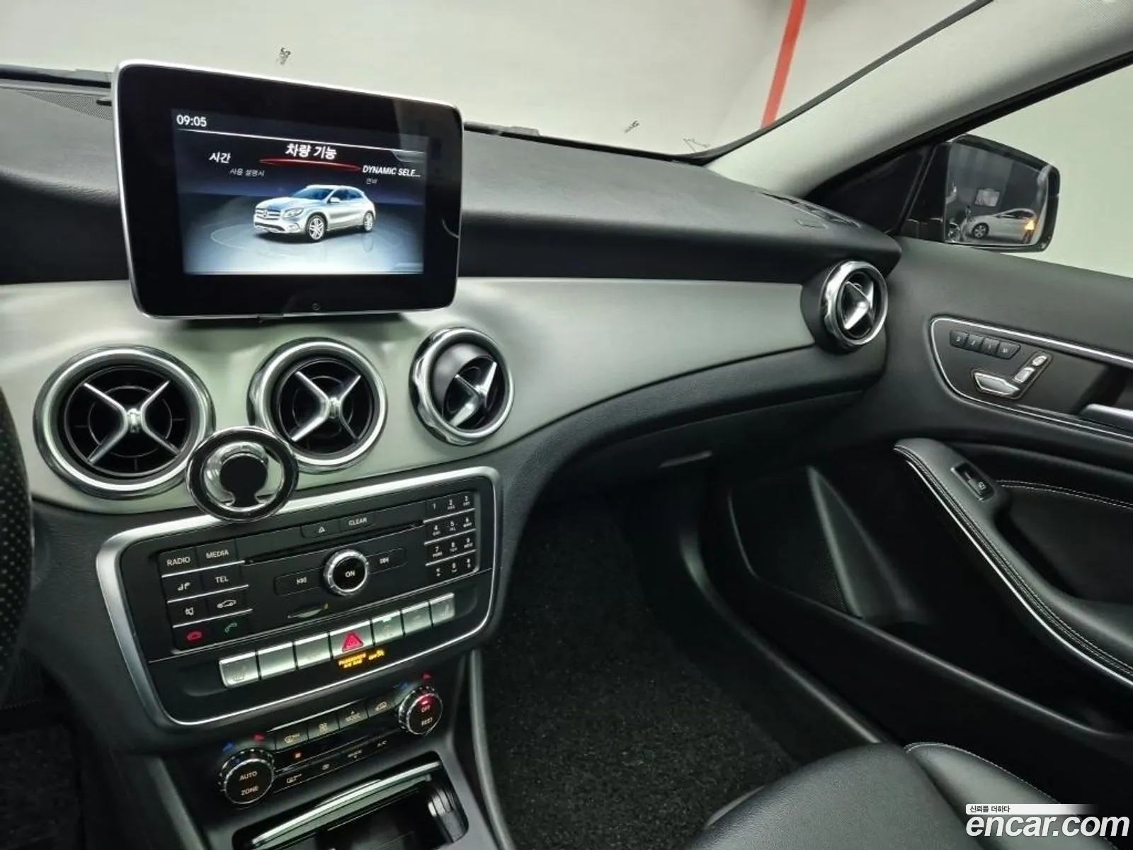 Mercedes-Benz GLA-Class X156 2018 — 14