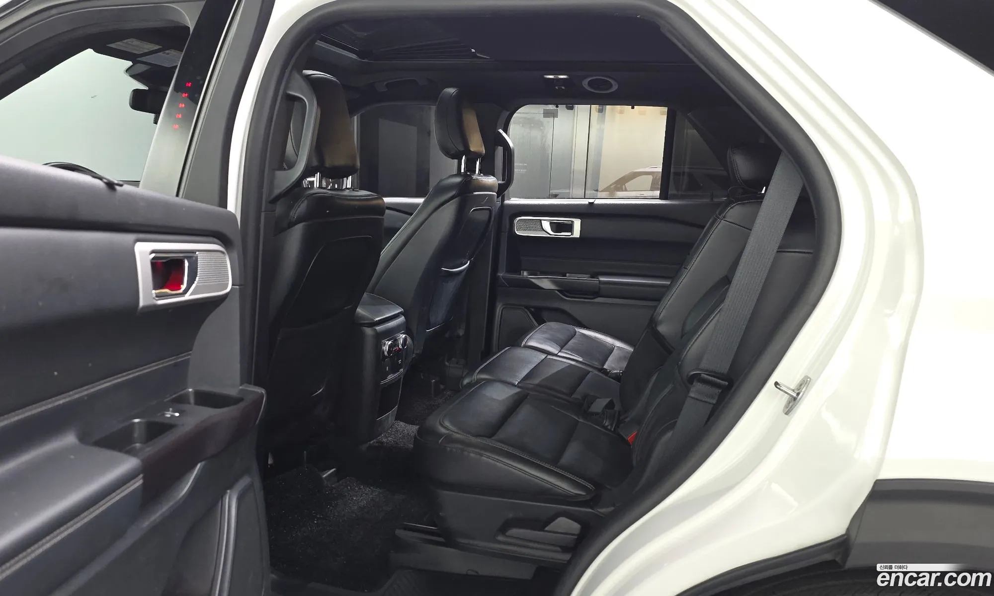 Ford Explorer 6th Gen 2019 1FMSK8FH5LGA74374 — 13