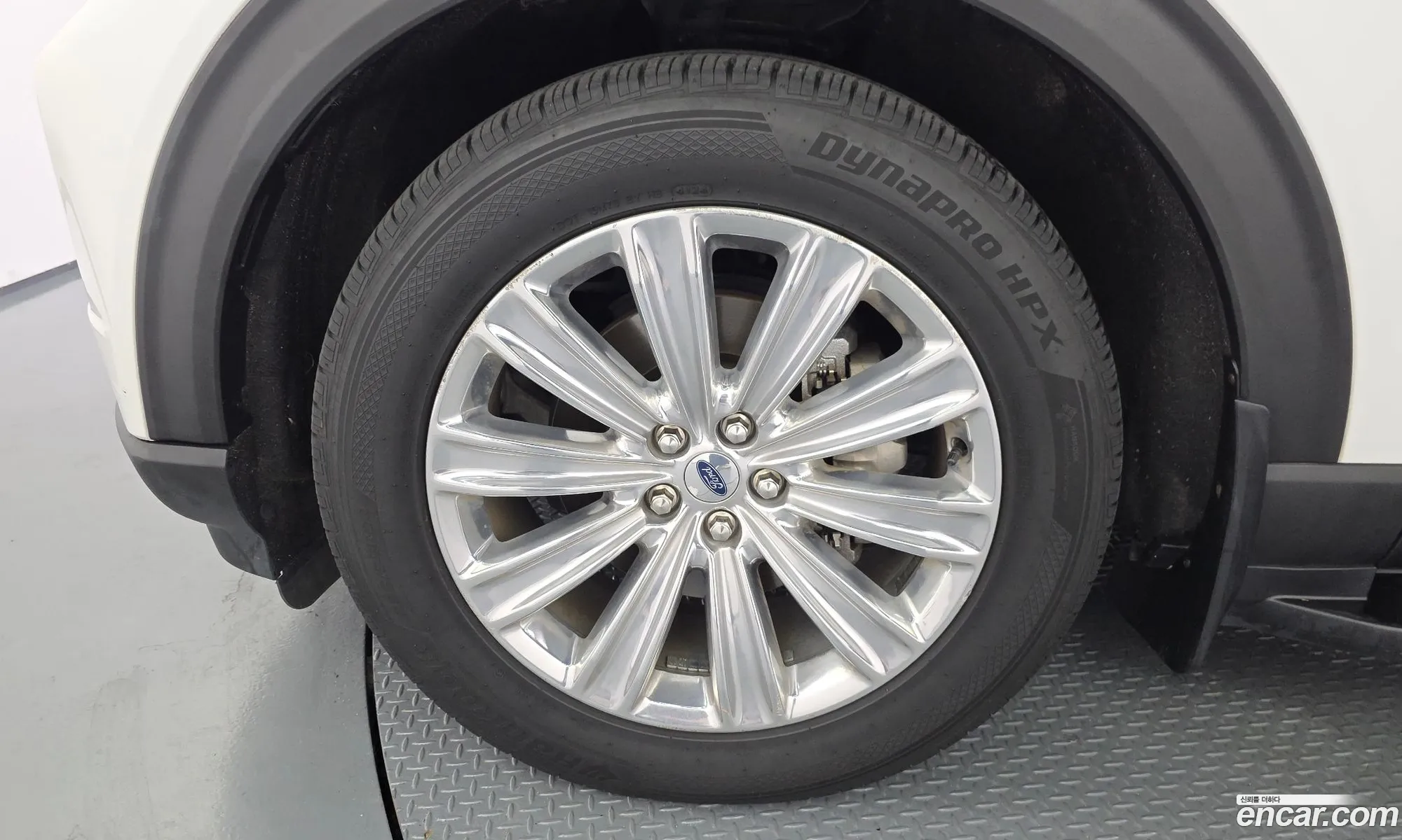 Ford Explorer 6th Gen 2019 1FMSK8FH5LGA74374 — 28