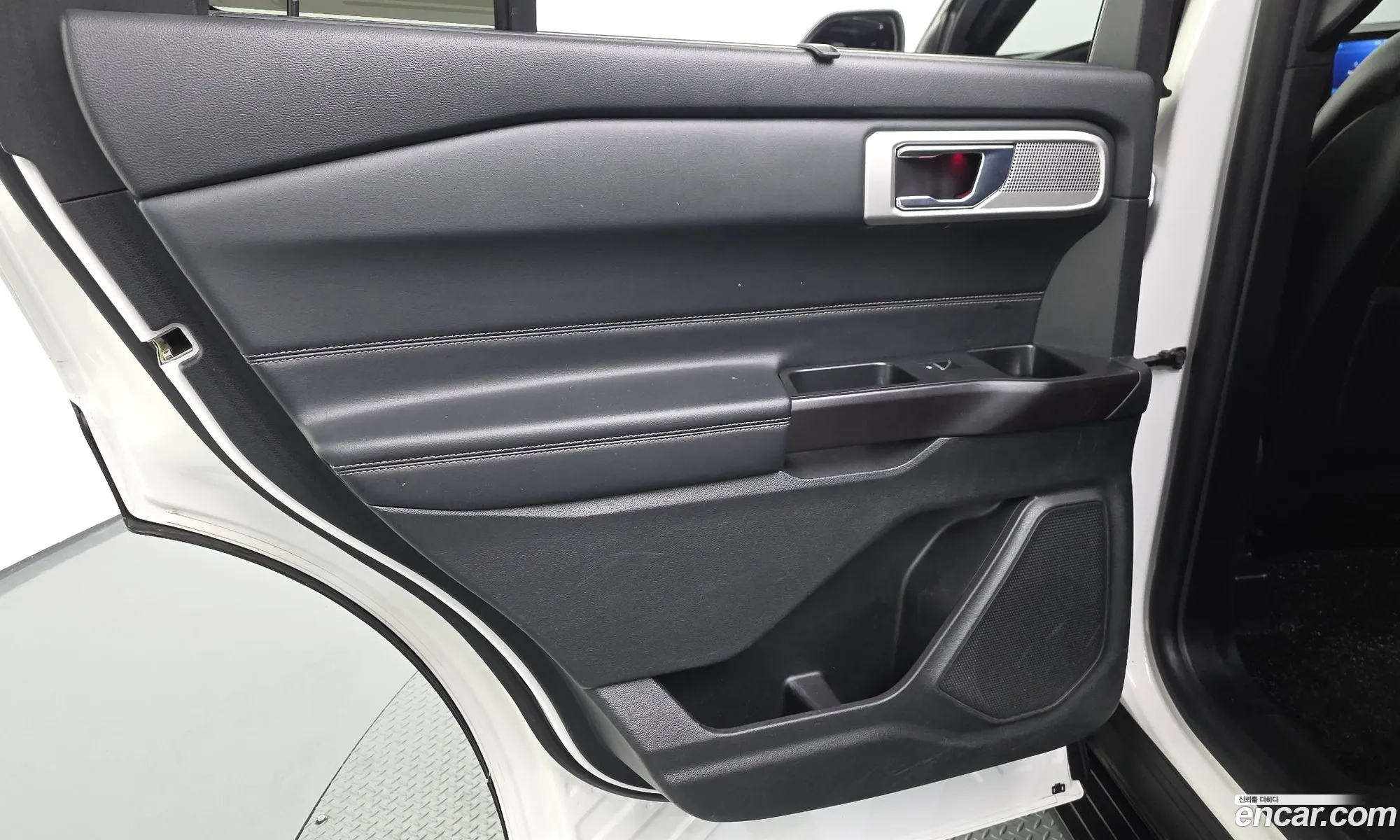 Ford Explorer 6th Gen 2019 1FMSK8FH5LGA74374 — 9